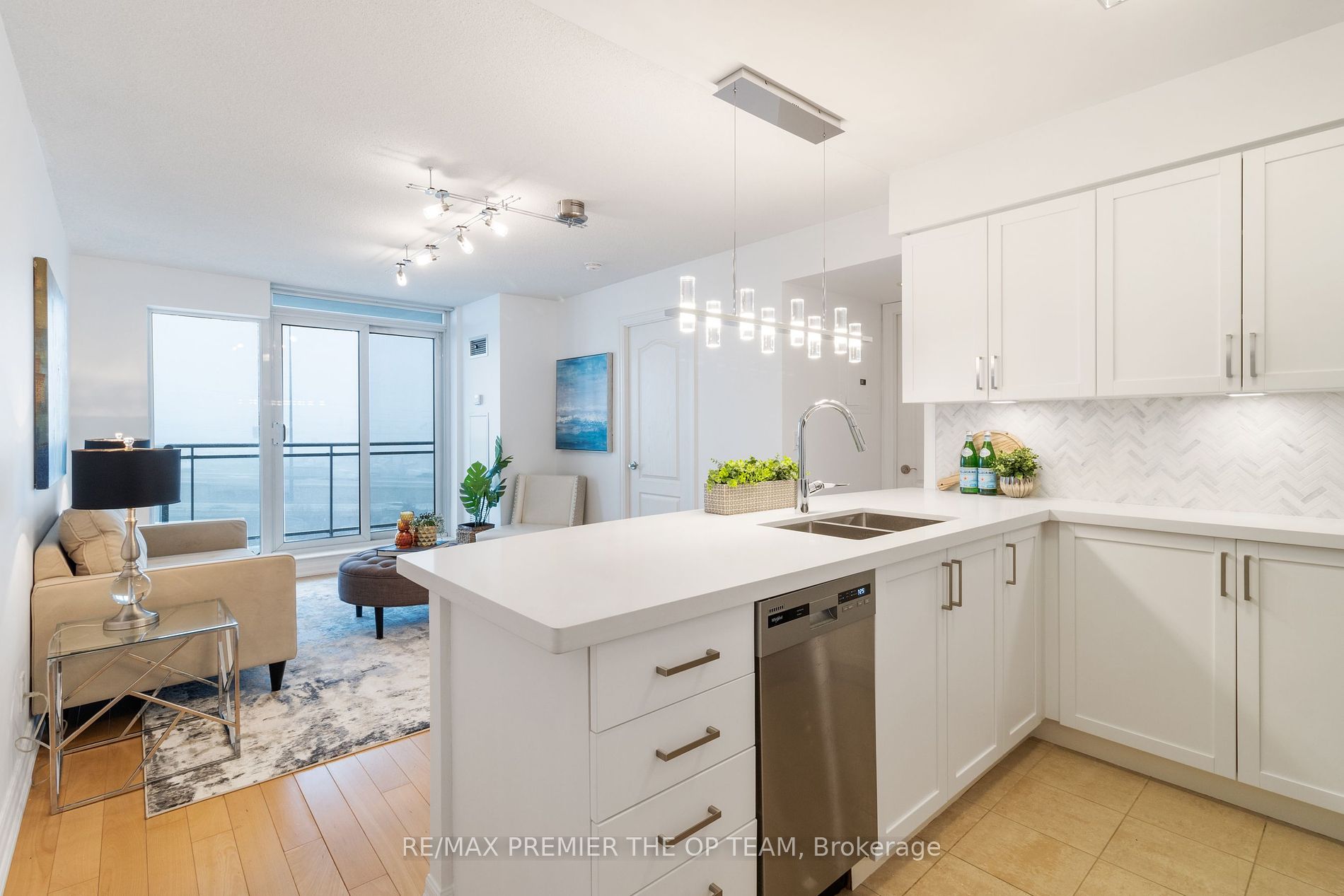 2121 Lakeshore Blvd W, #1003