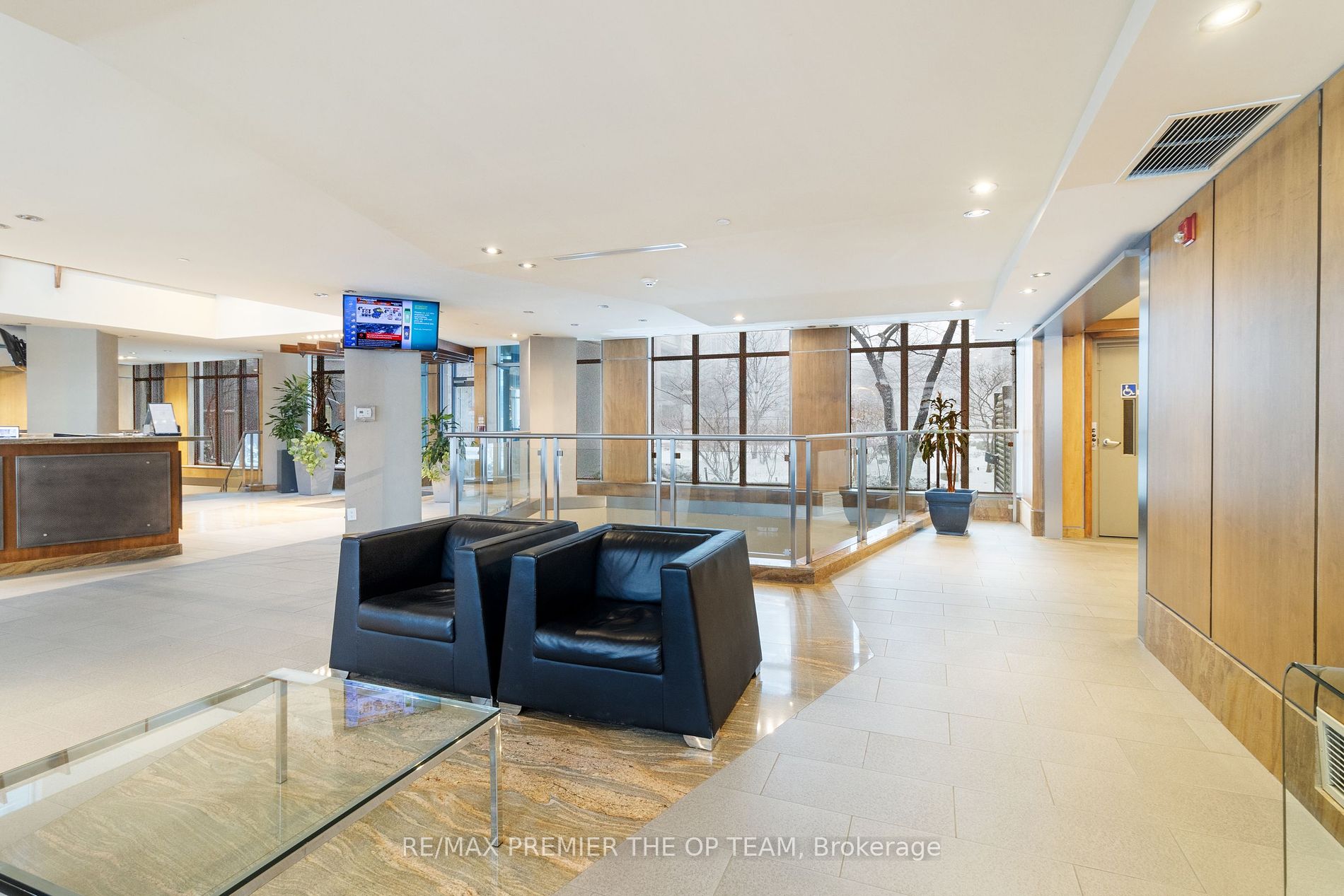 2121 Lakeshore Blvd W, #1003