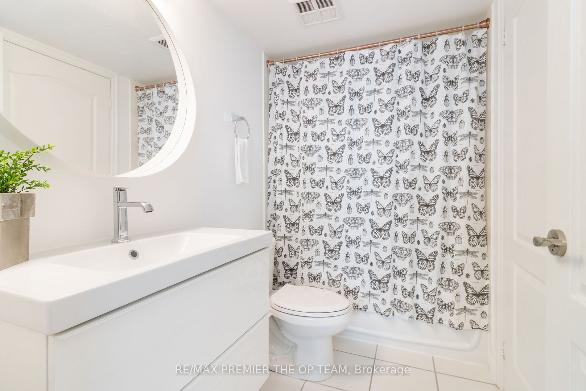 2121 Lakeshore Blvd W, #1003