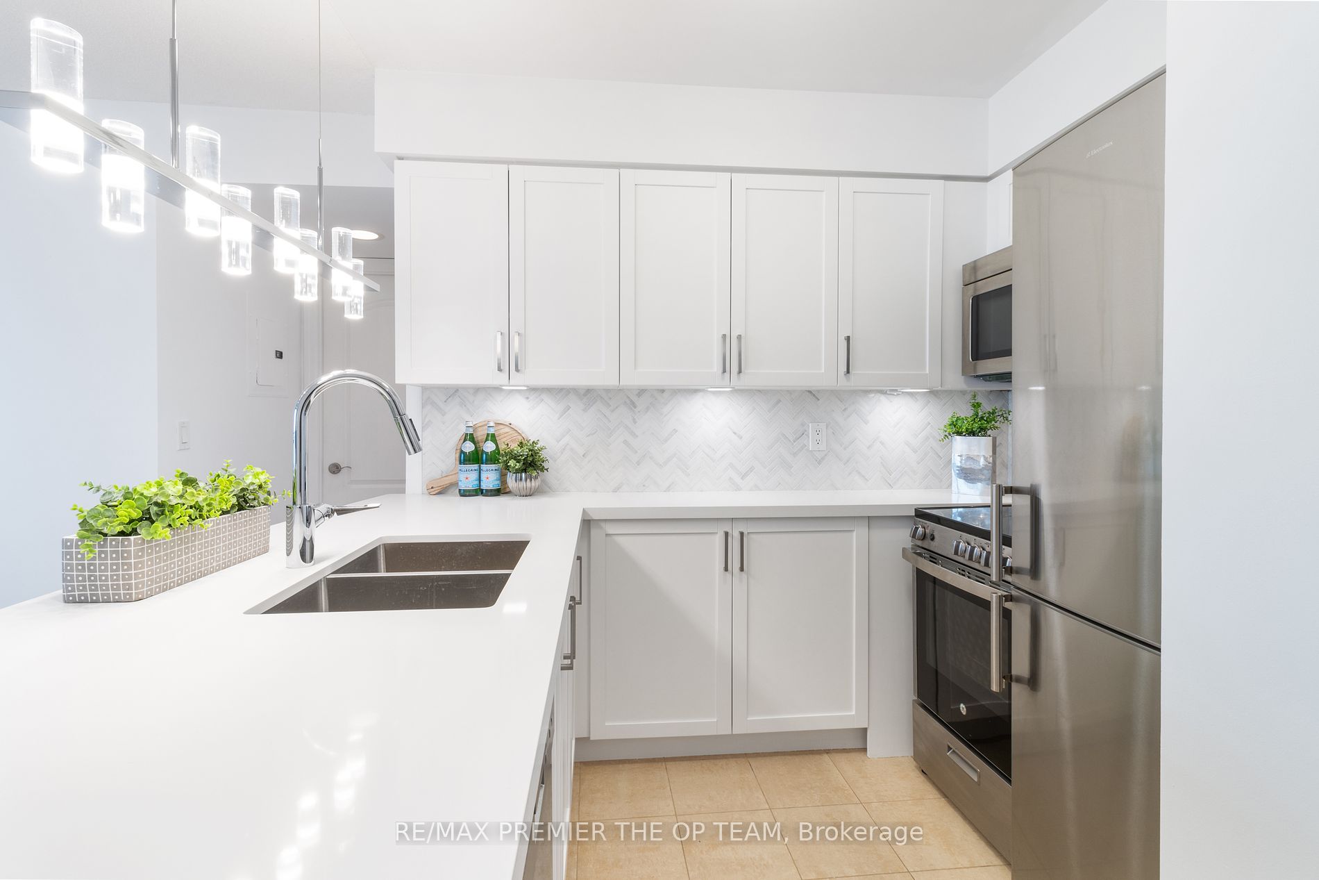 2121 Lakeshore Blvd W, #1003