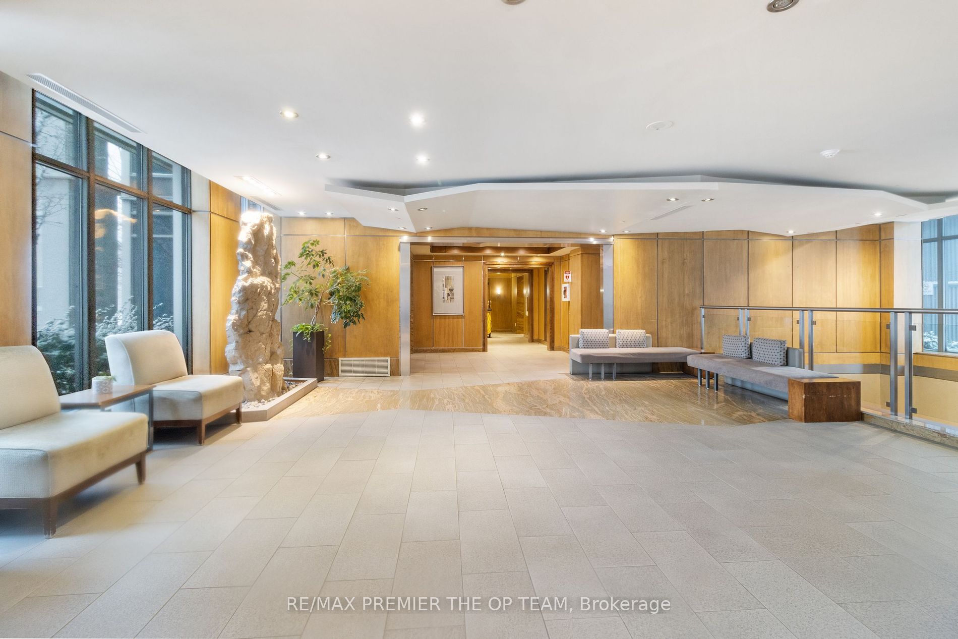 2121 Lakeshore Blvd W, #1003