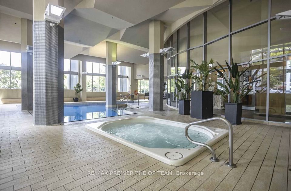 2121 Lakeshore Blvd W, #1003