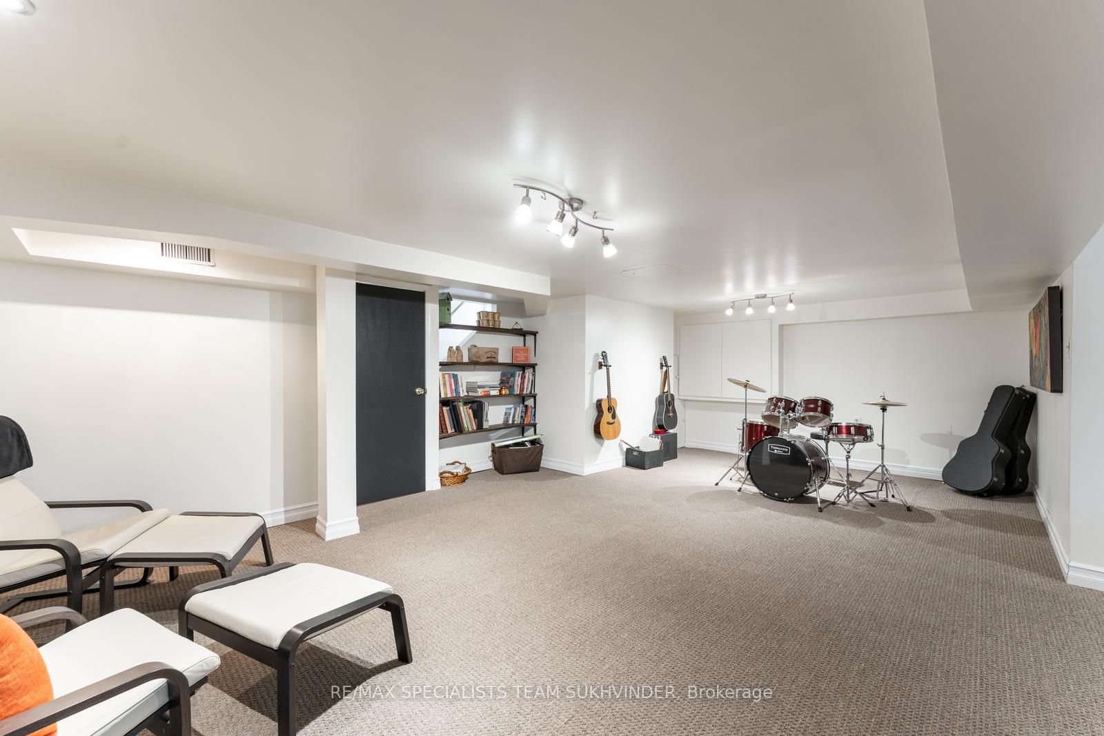 5992 Olde Base Line Road