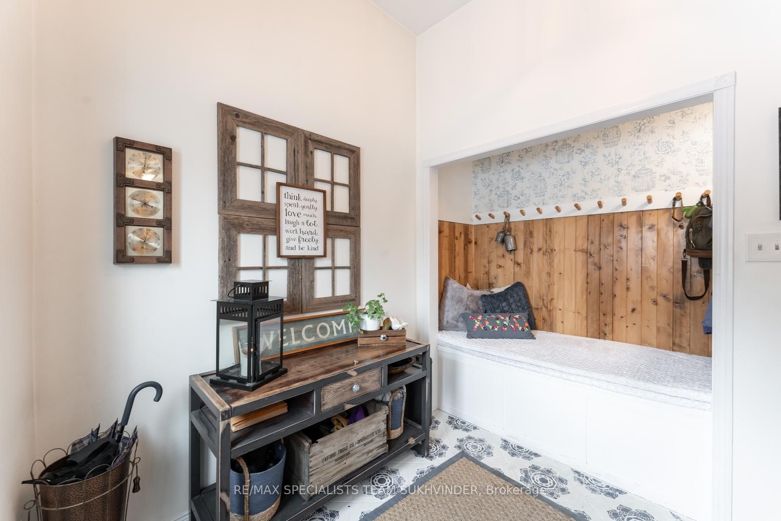 5992 Olde Base Line Road