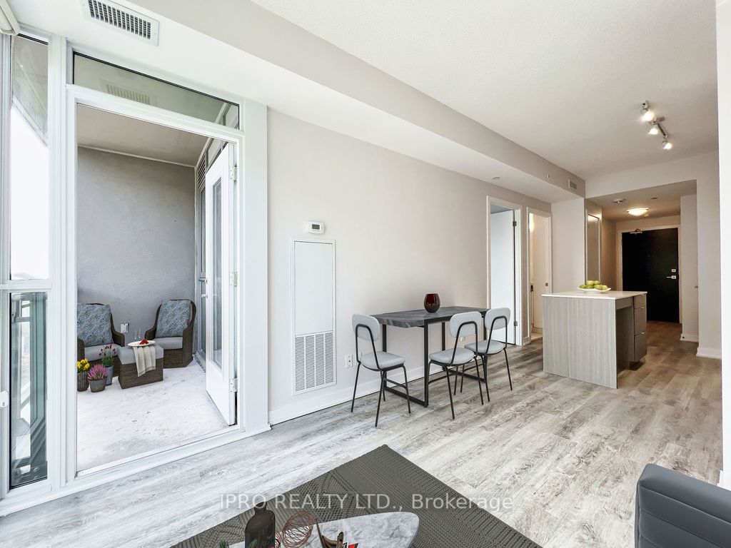 5220 Dundas St, #D-313