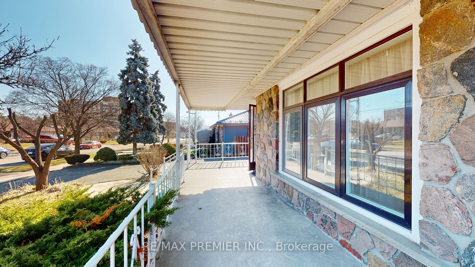 15 Roseglen Cres