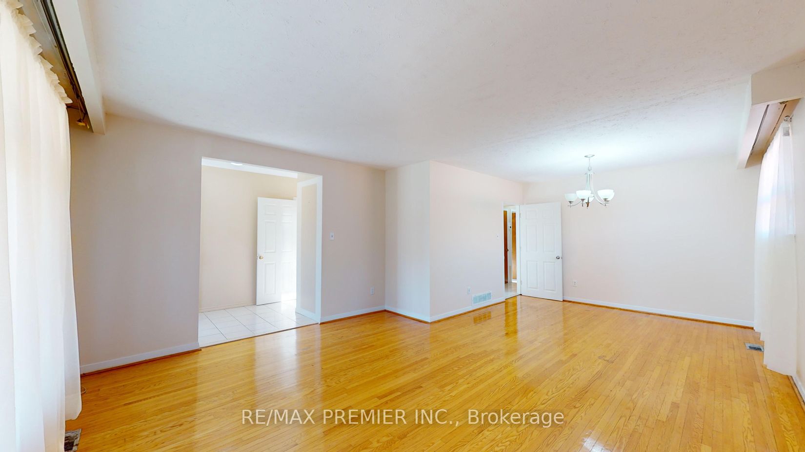 15 Roseglen Cres