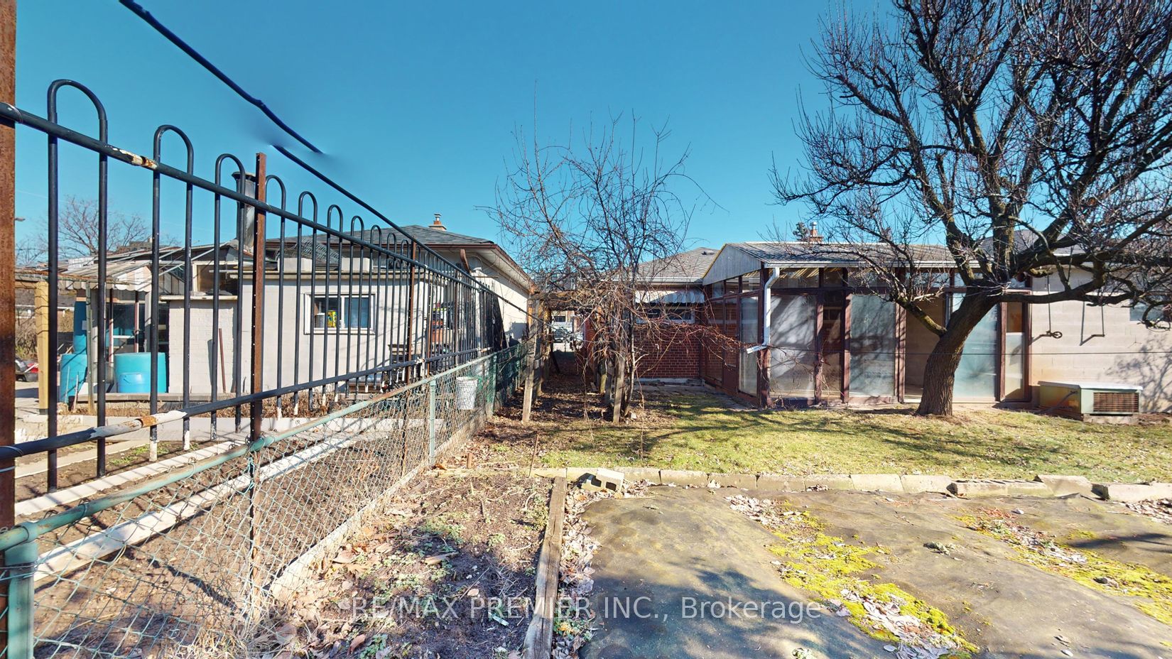 15 Roseglen Cres