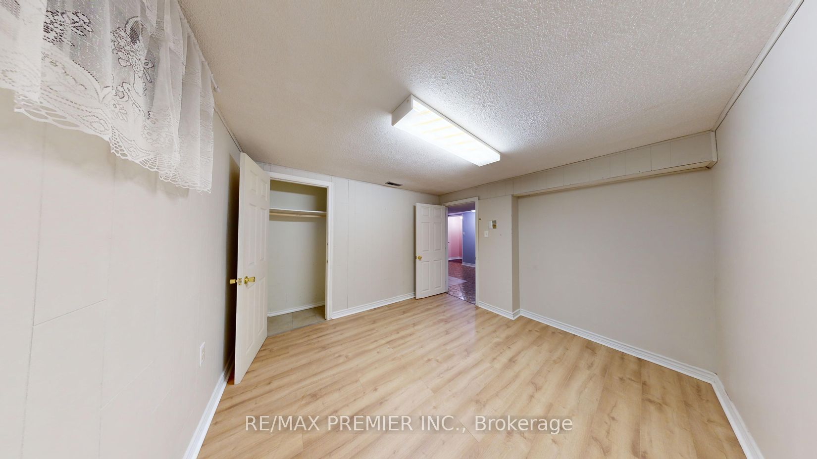 15 Roseglen Cres