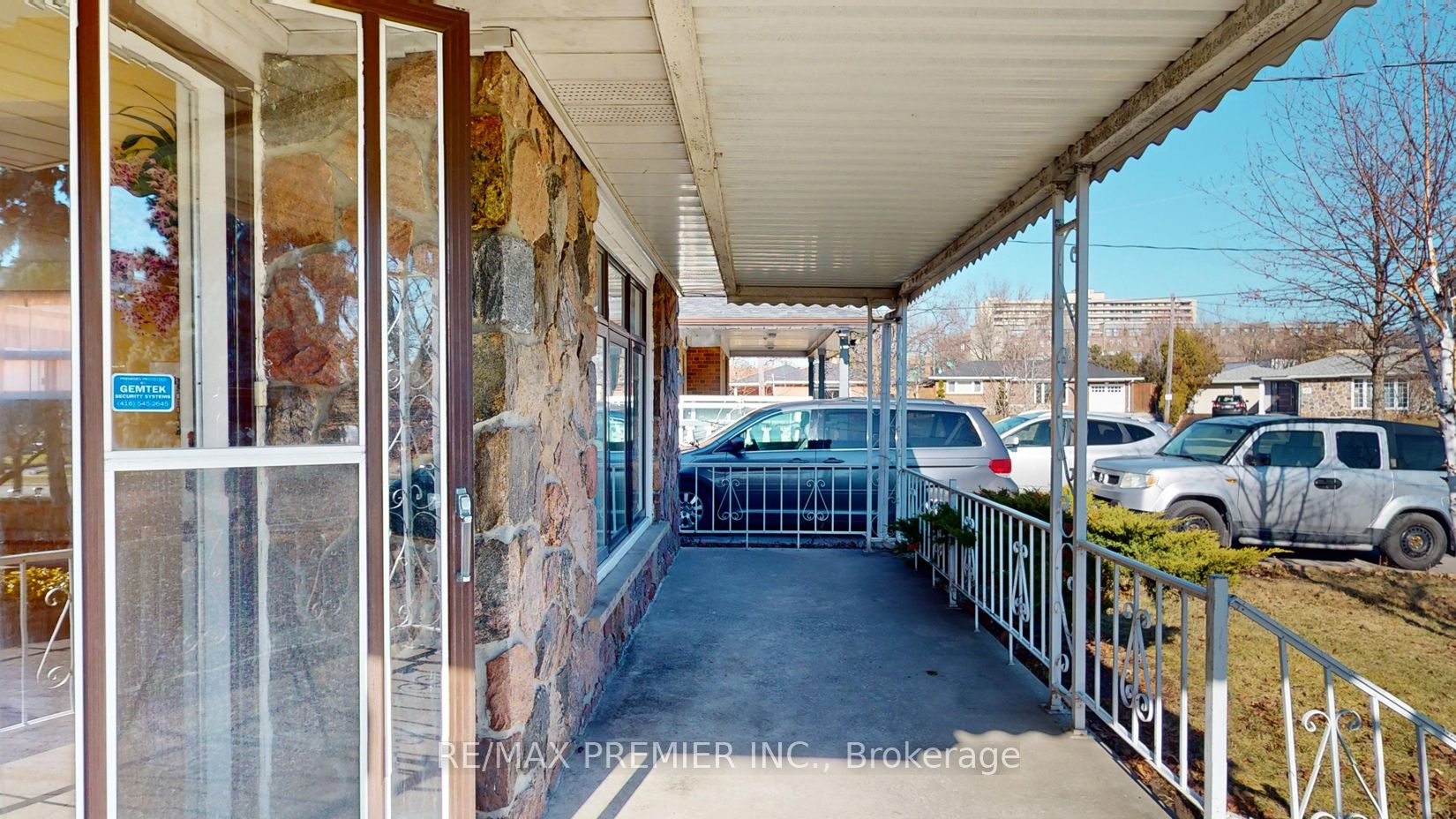 15 Roseglen Cres