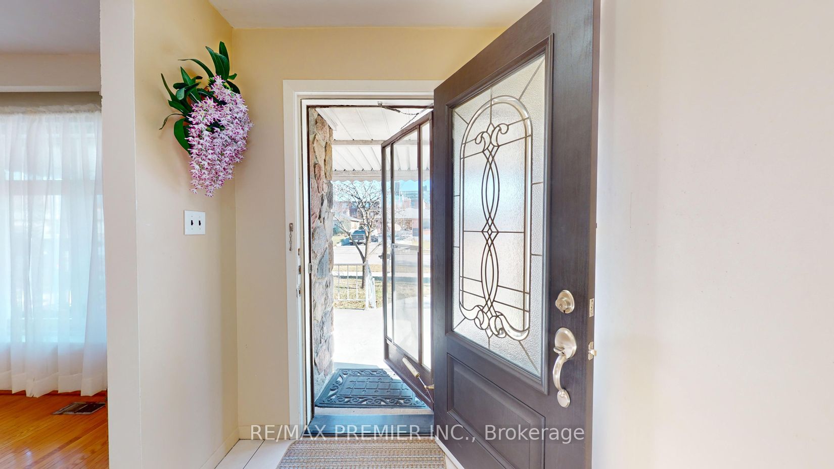 15 Roseglen Cres