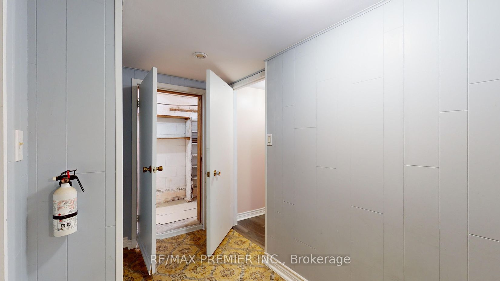 15 Roseglen Cres