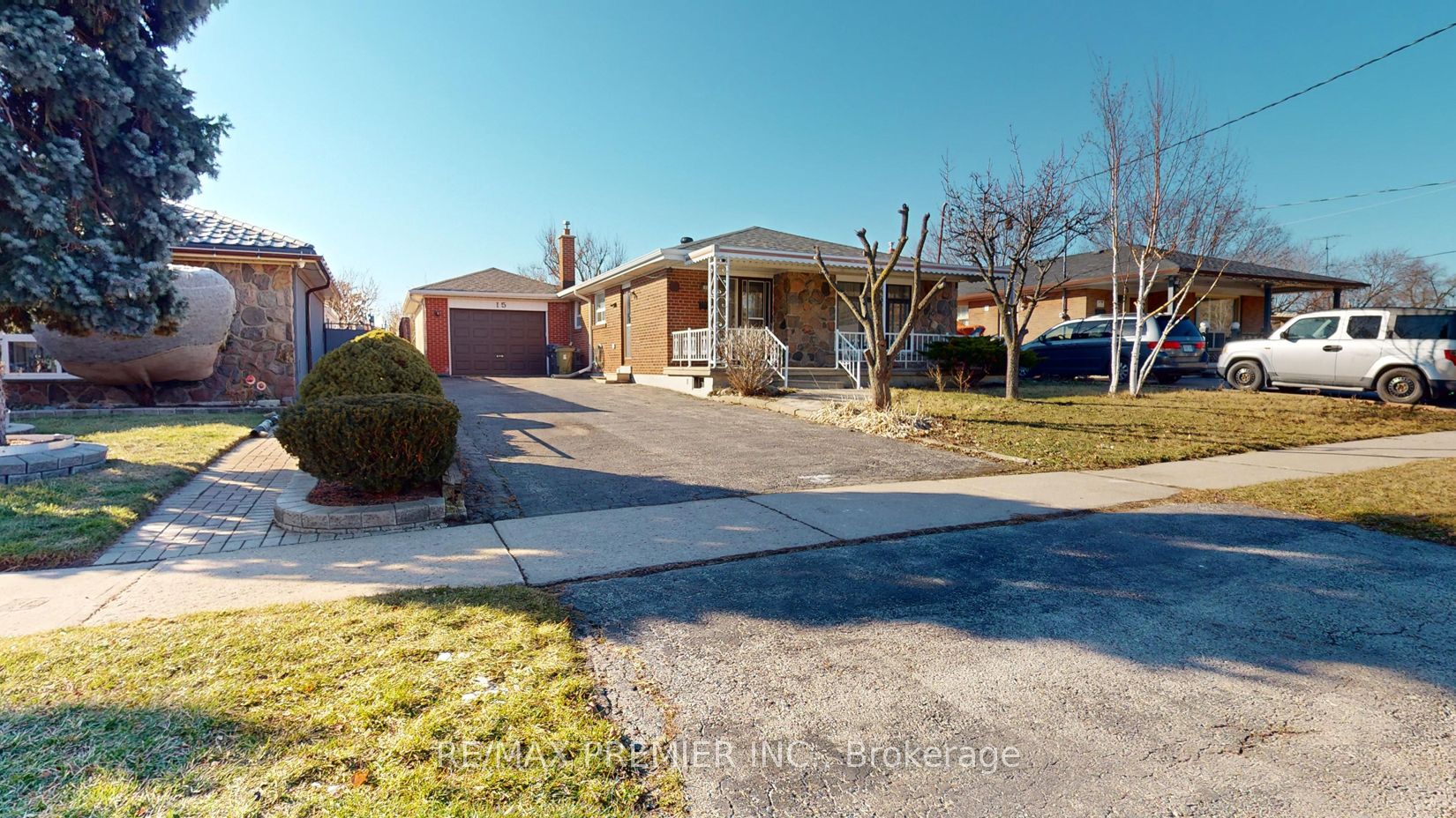 15 Roseglen Cres