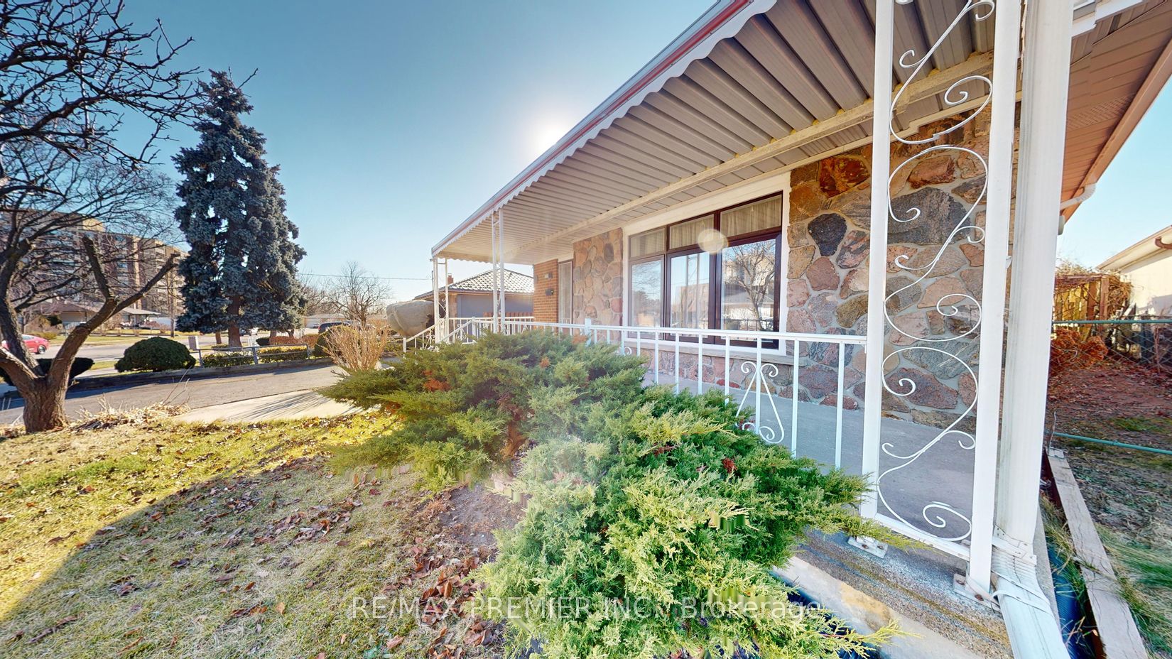 15 Roseglen Cres