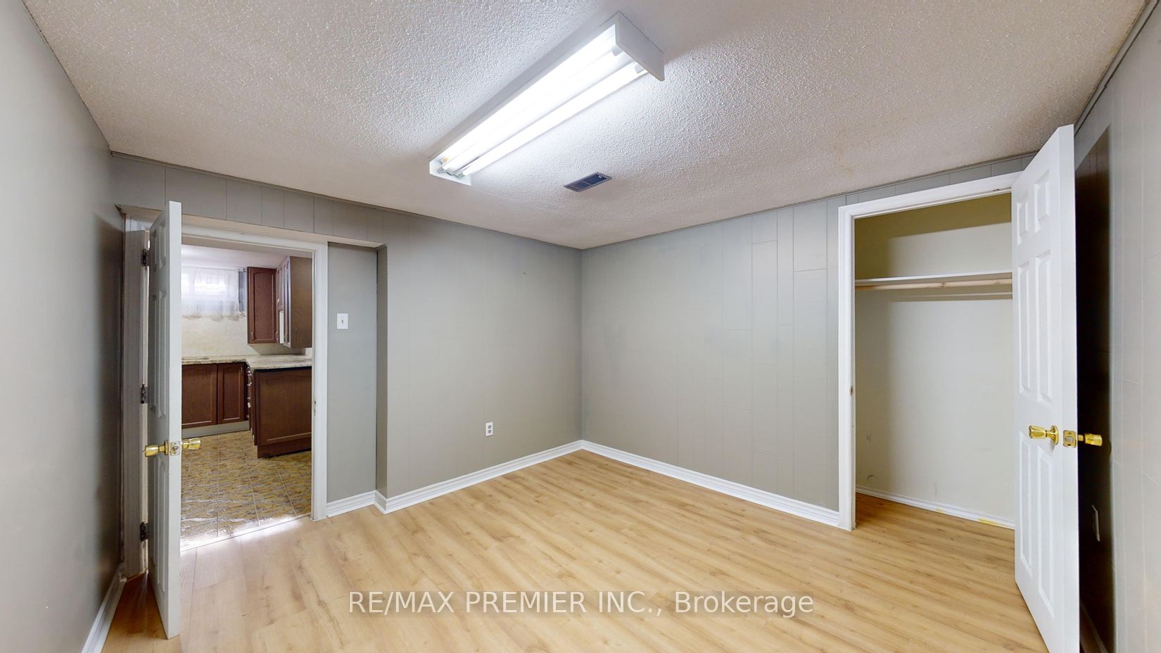 15 Roseglen Cres