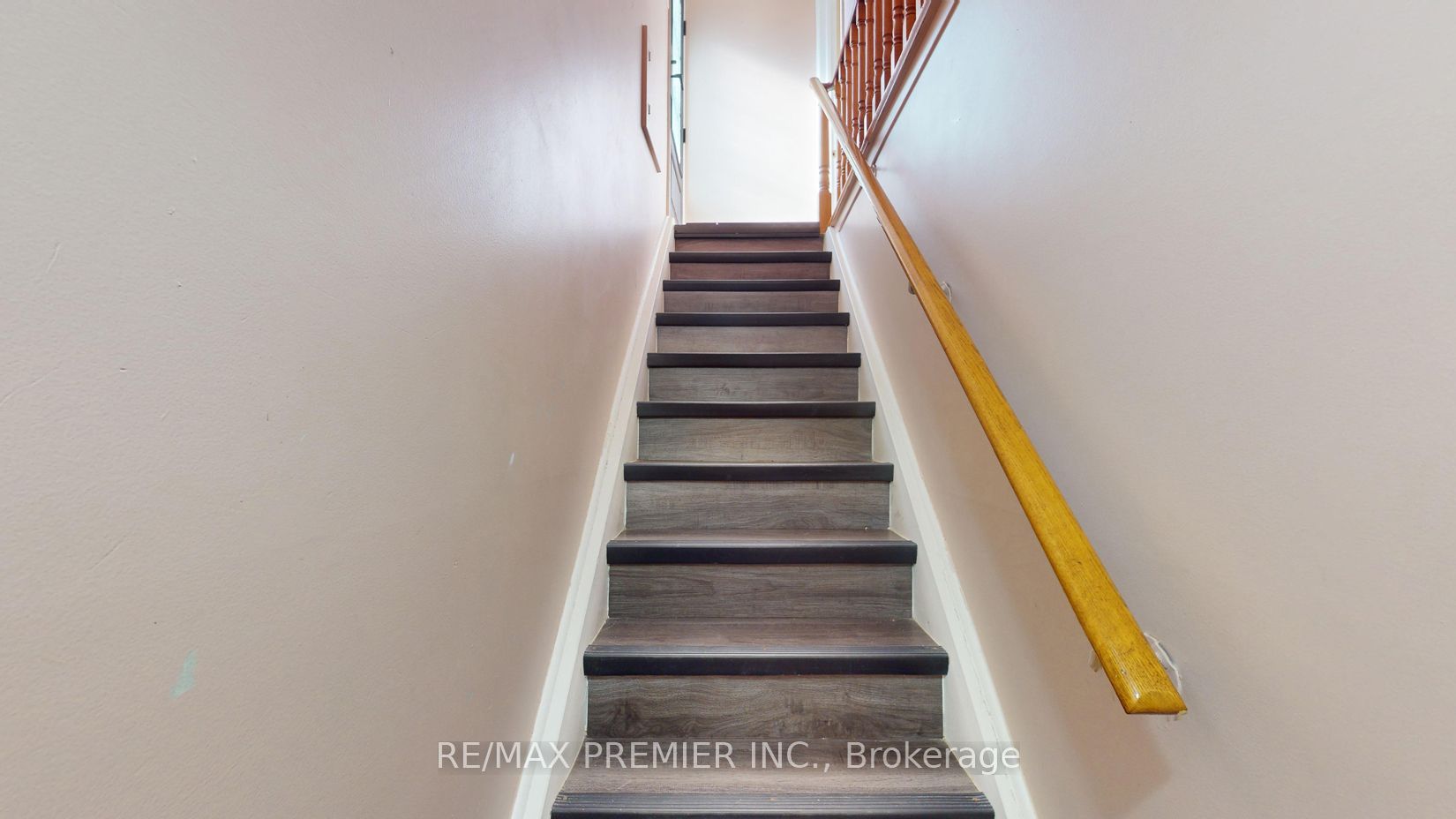 15 Roseglen Cres