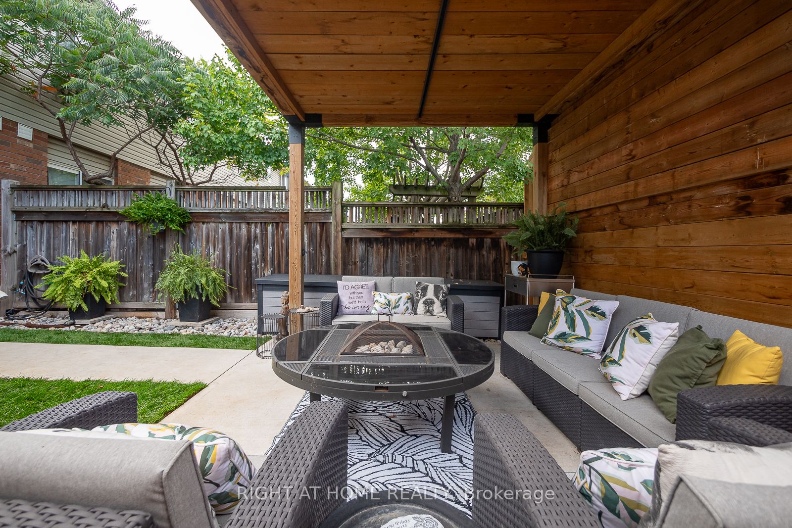 1351 Tobyn Dr