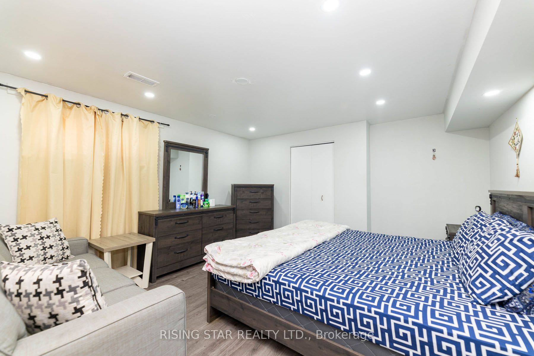 5 Tinton Cres