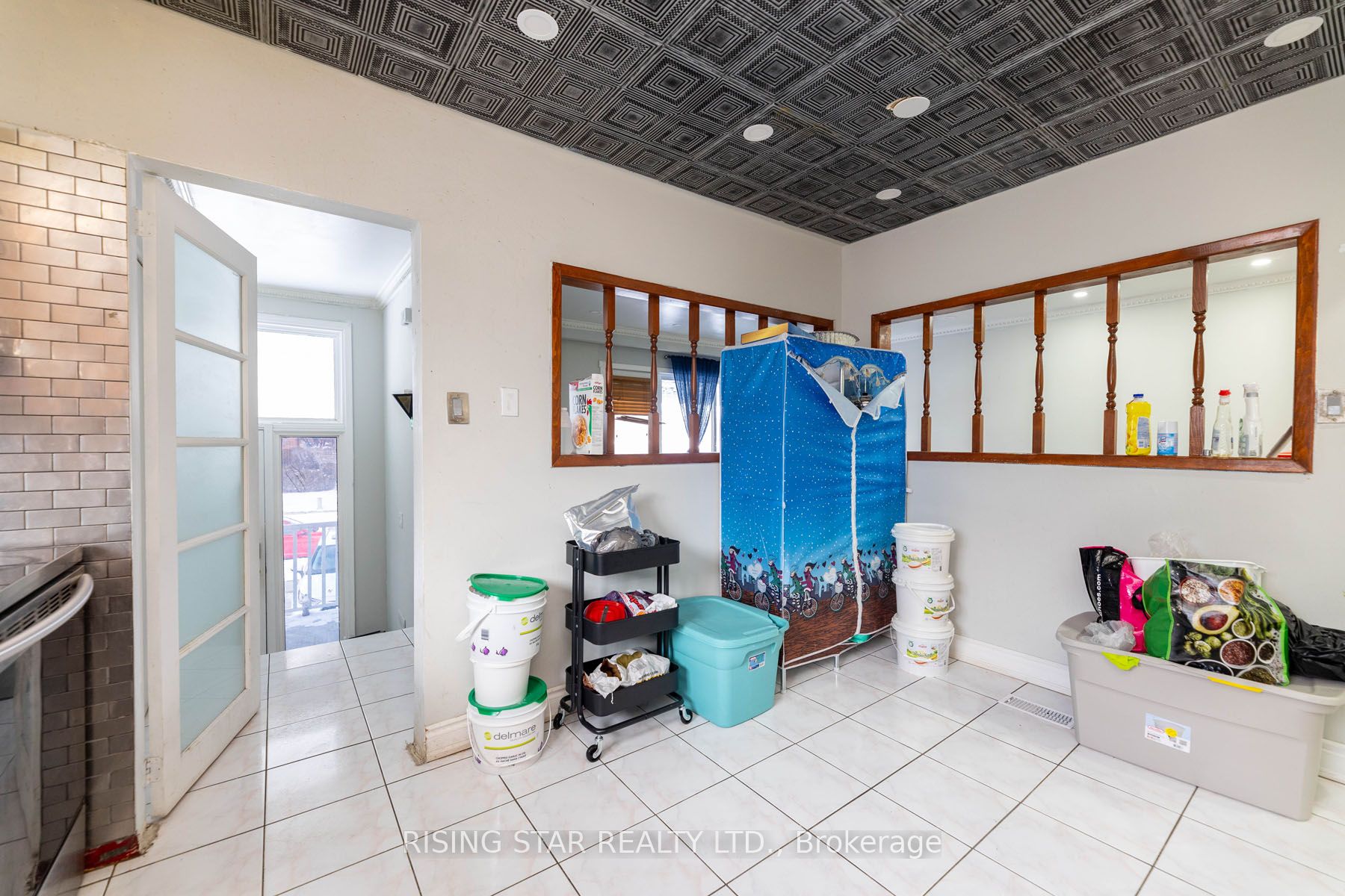 5 Tinton Cres