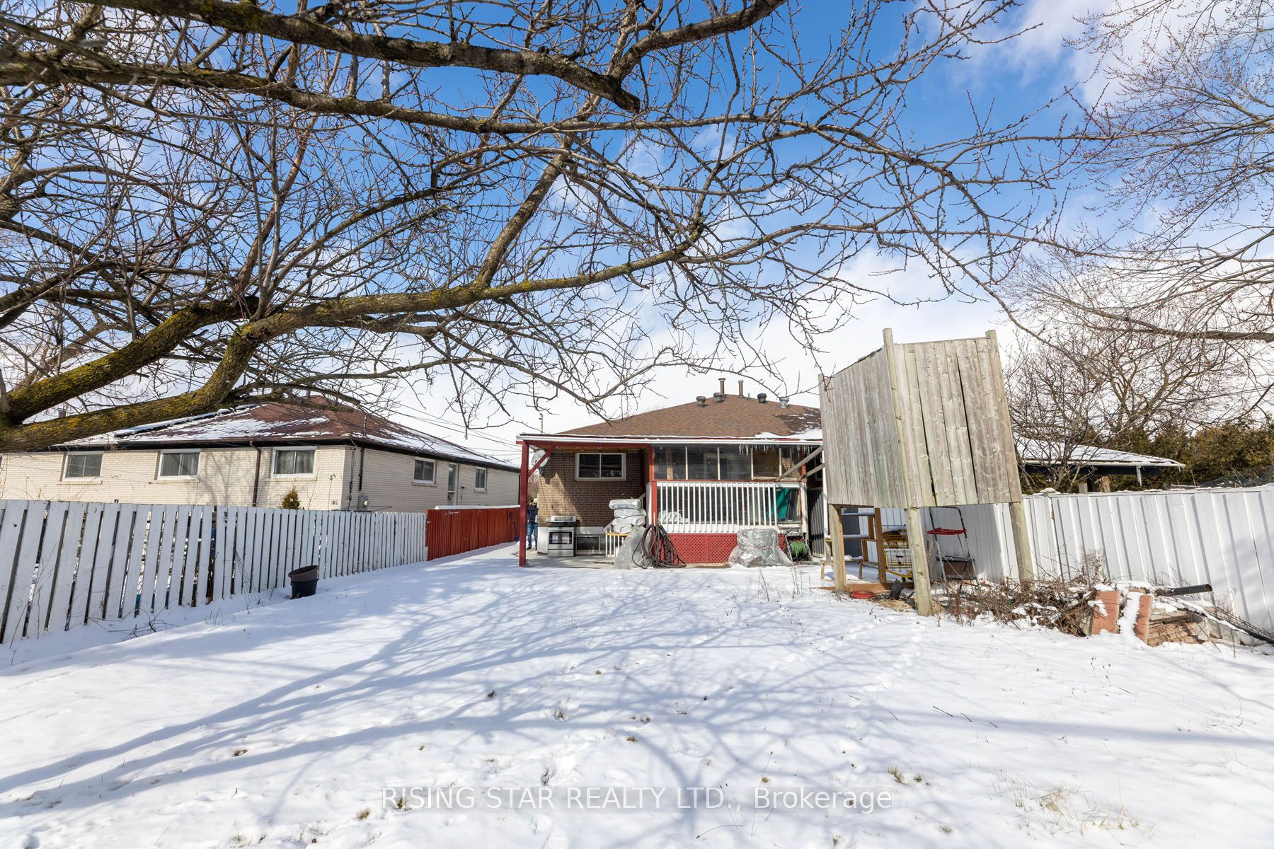 5 Tinton Cres