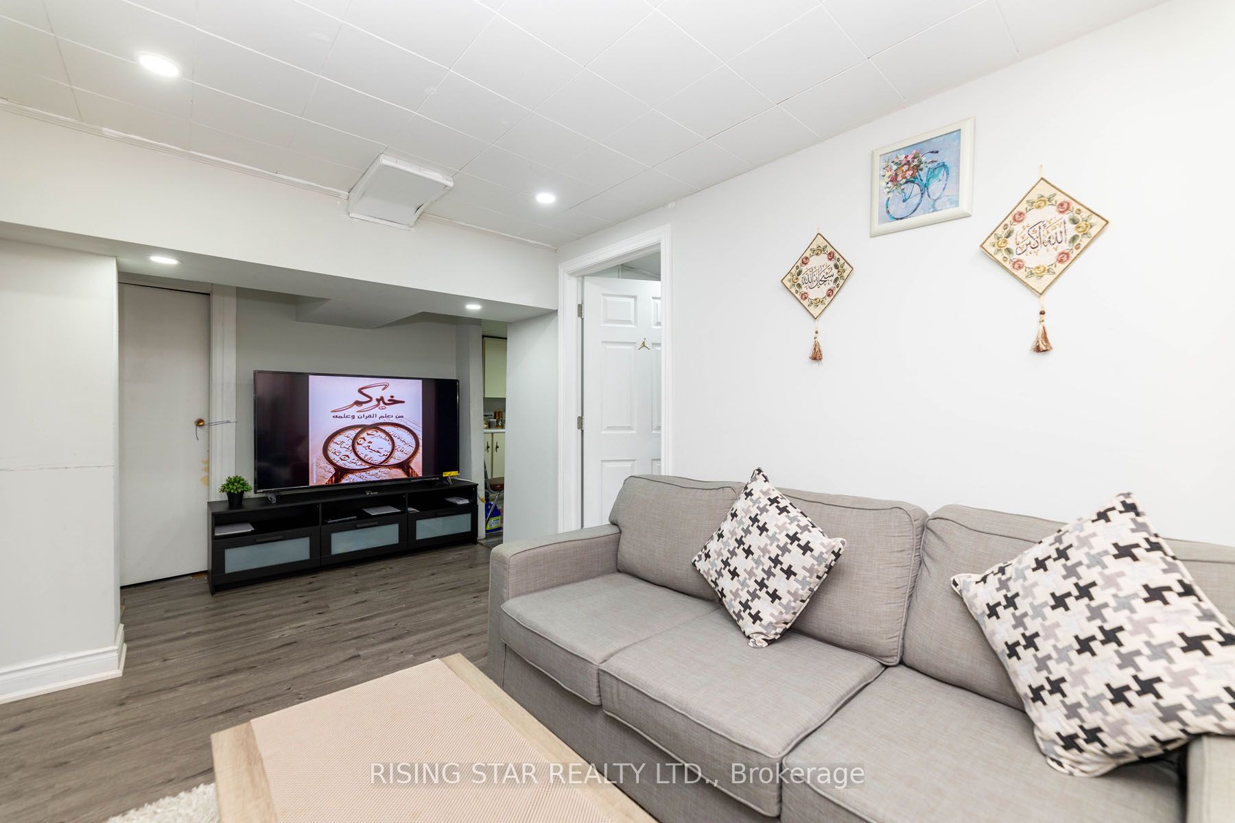 5 Tinton Cres