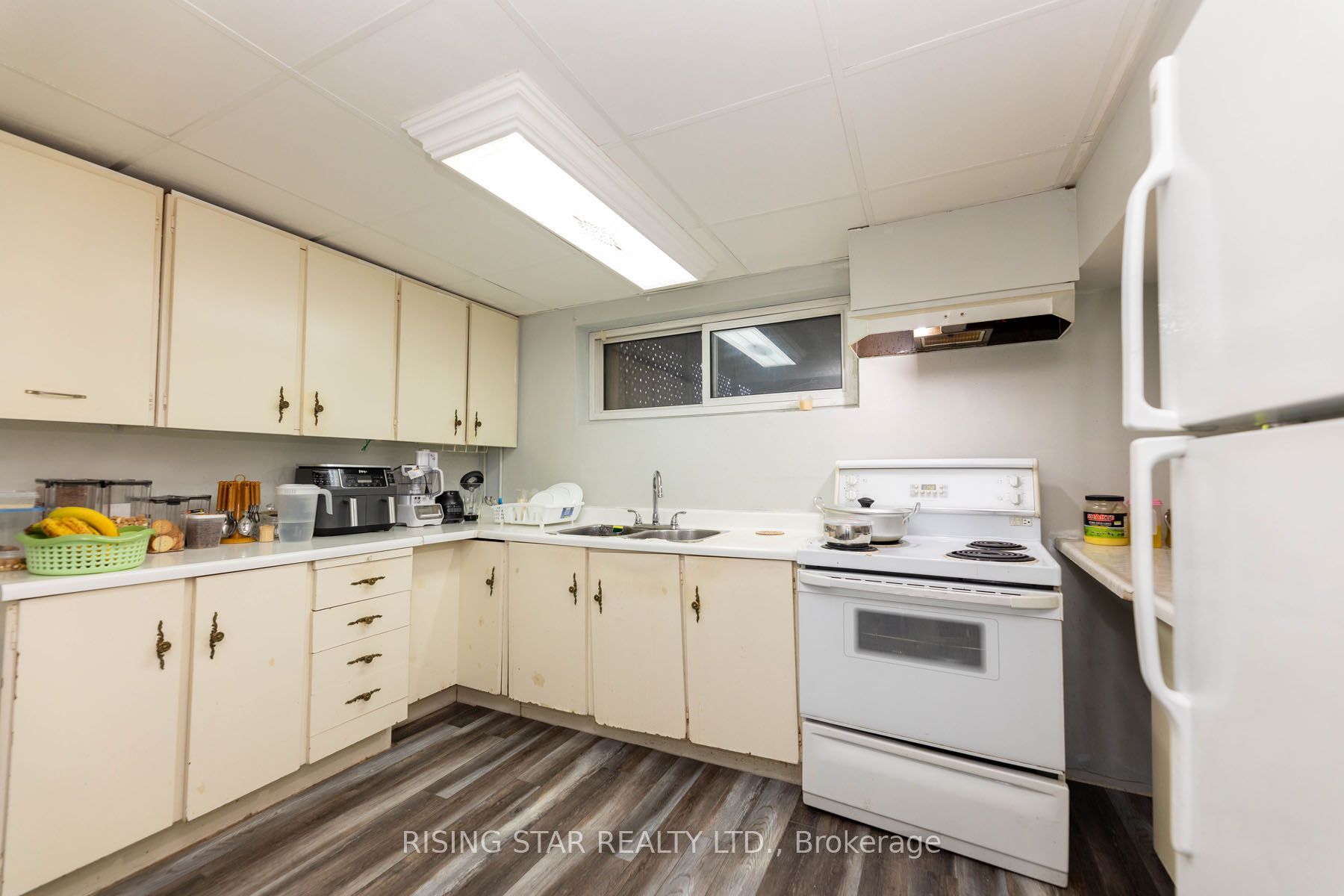 5 Tinton Cres