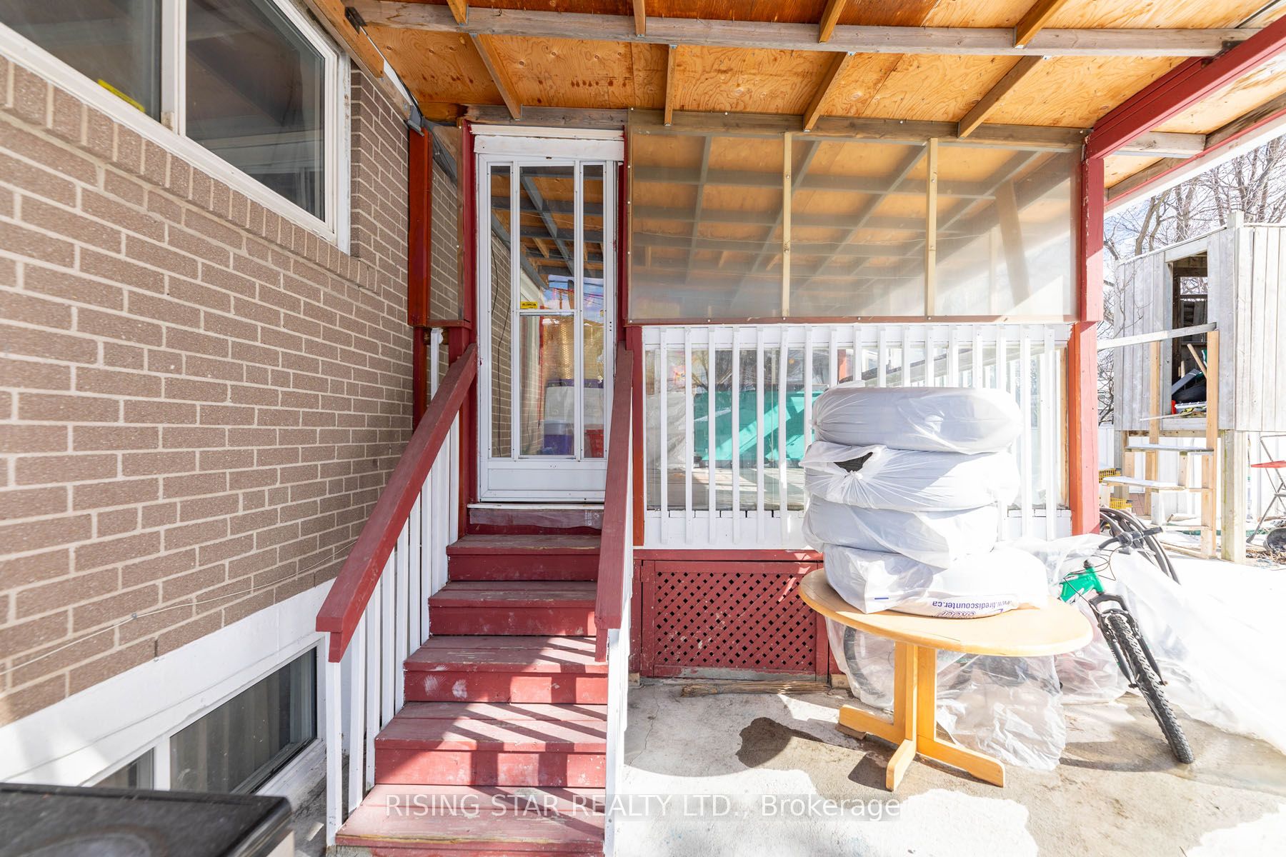 5 Tinton Cres