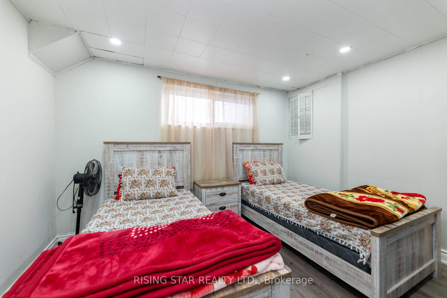 5 Tinton Cres