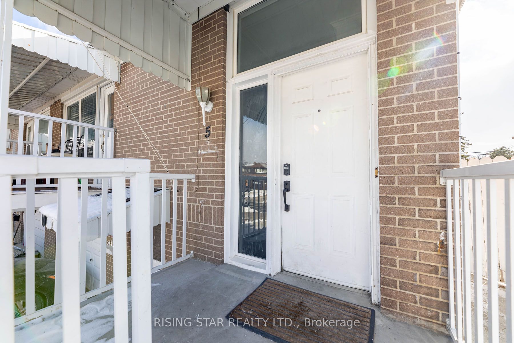 5 Tinton Cres
