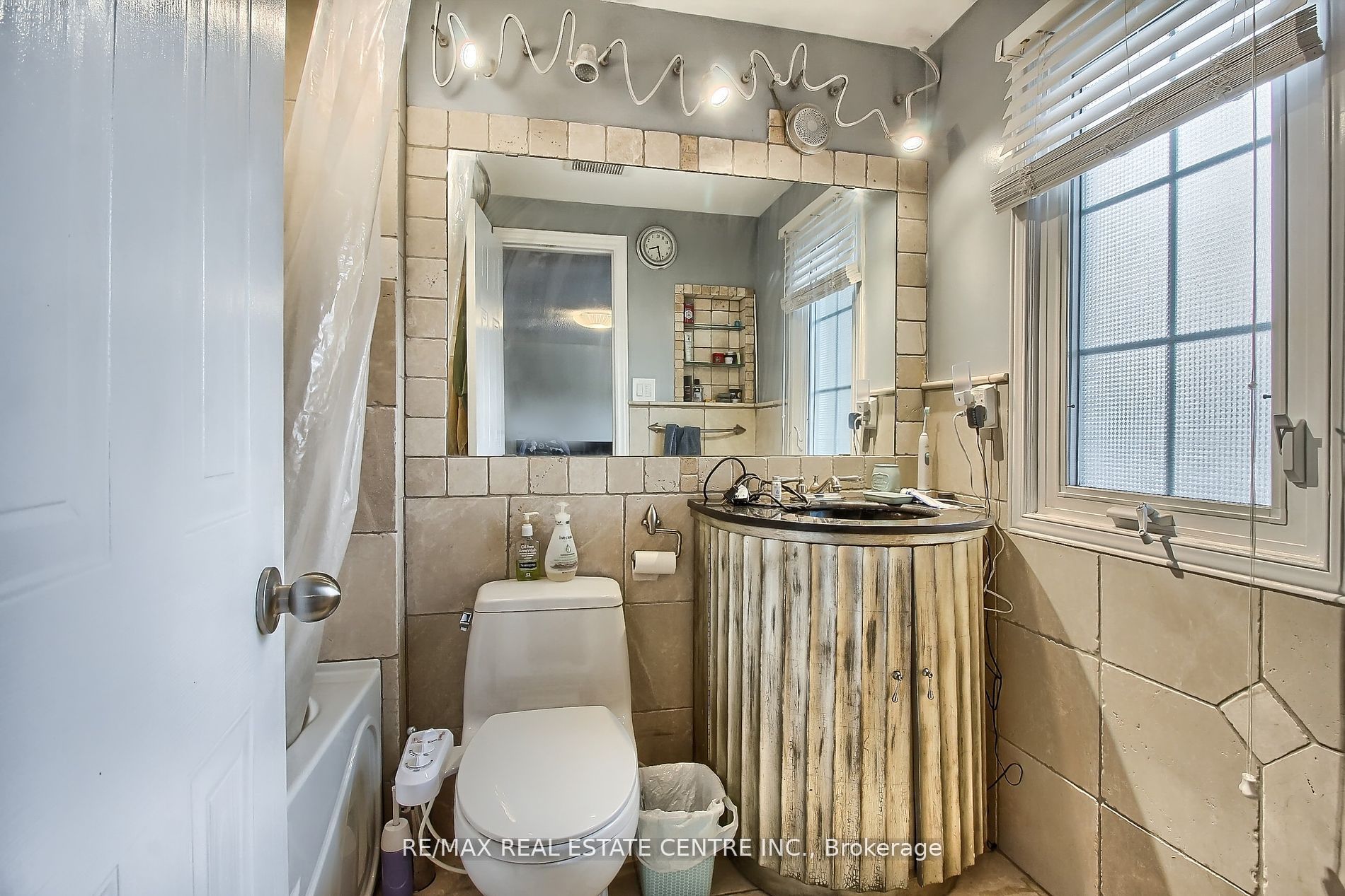 4484 Jenkins Crescent