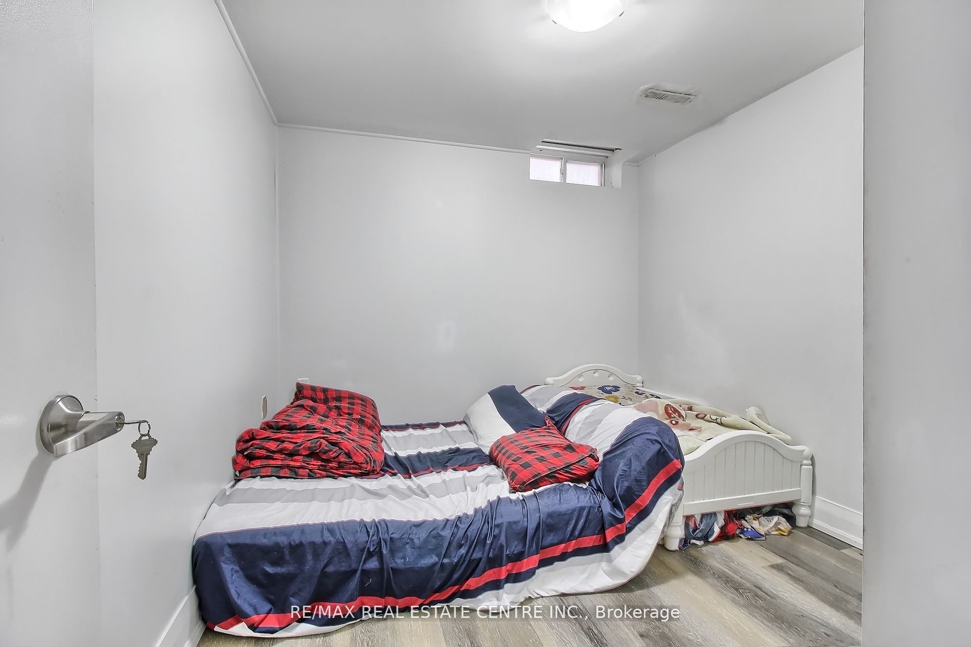 4484 Jenkins Crescent
