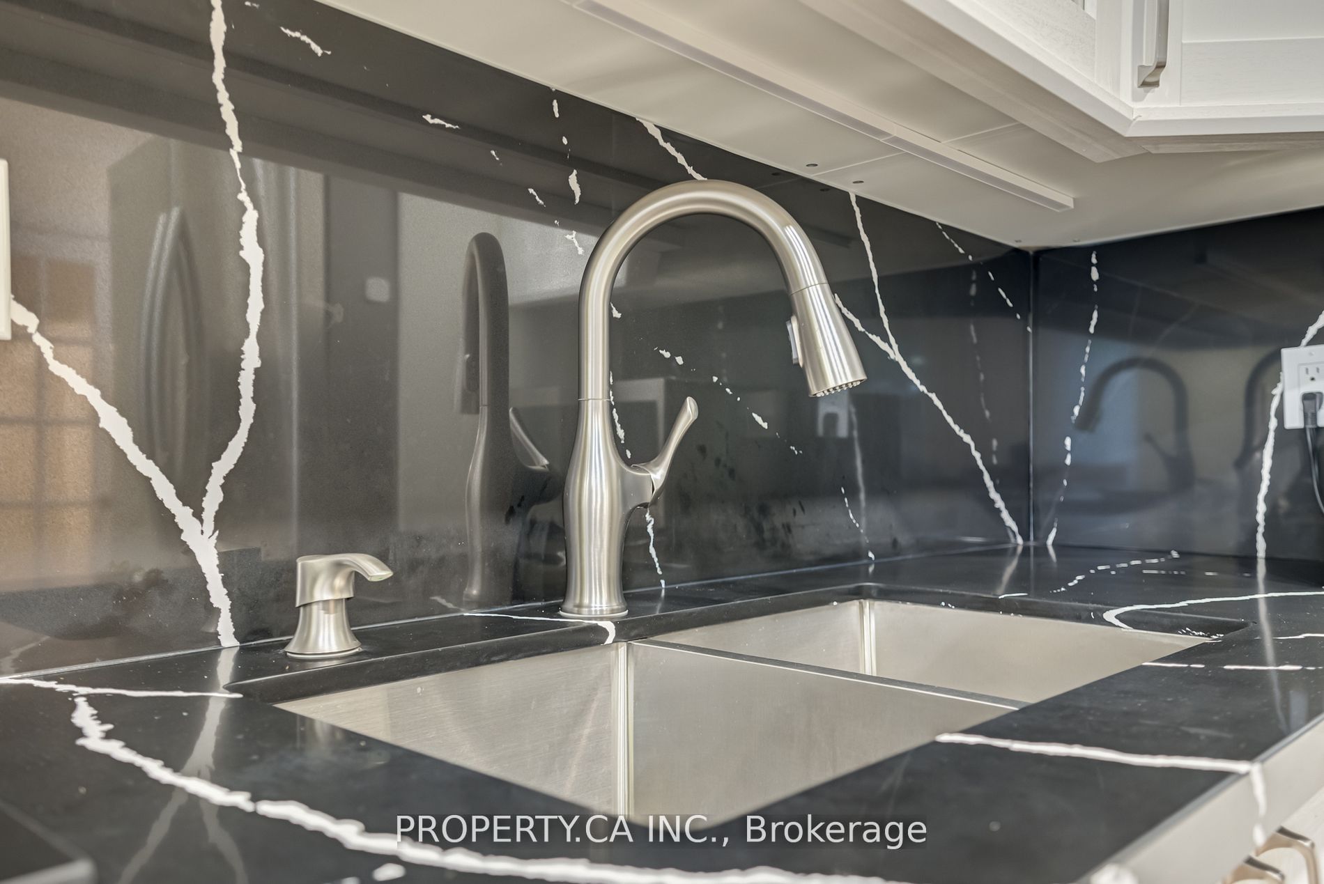 1232 Guelph Line, #12