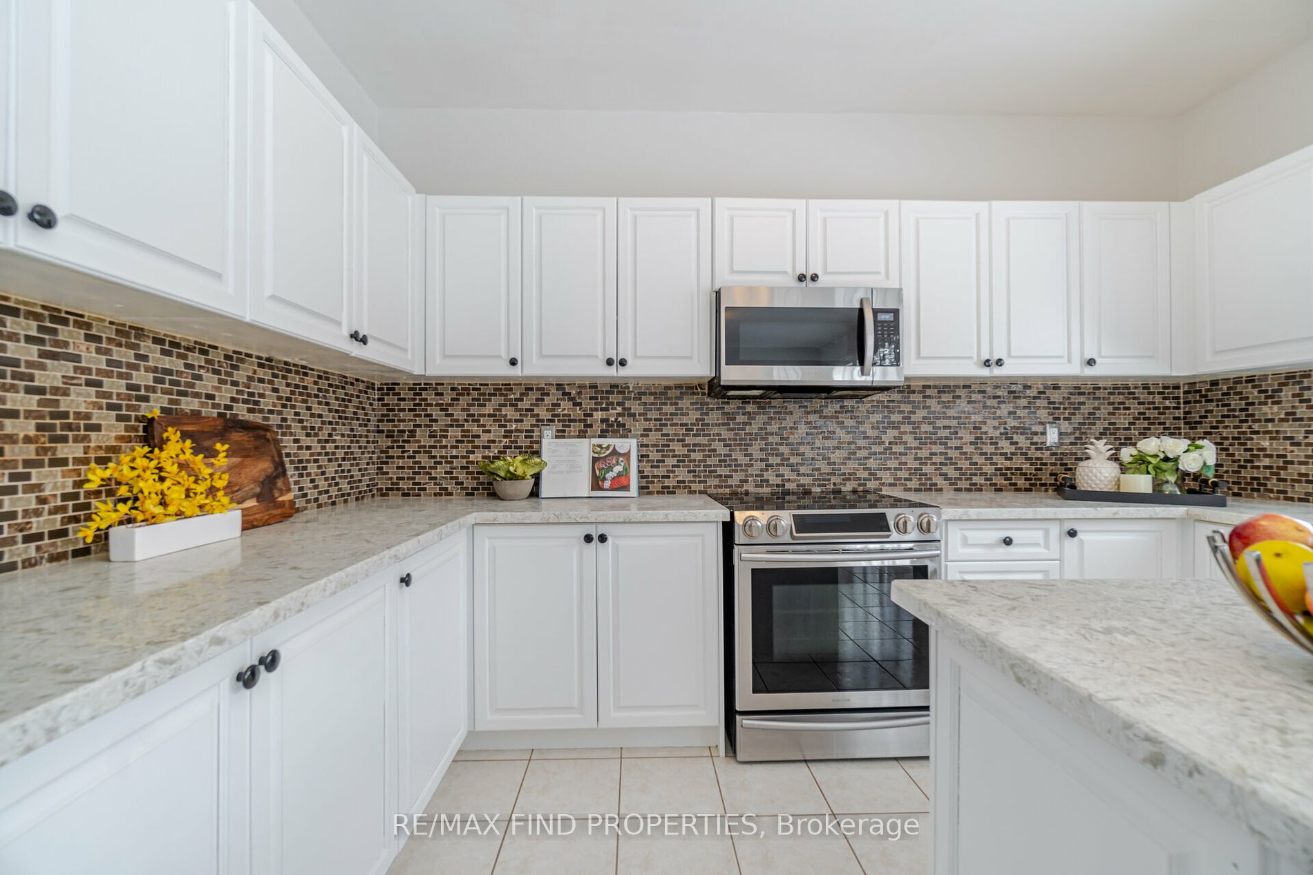 3269 Mcdowell Dr