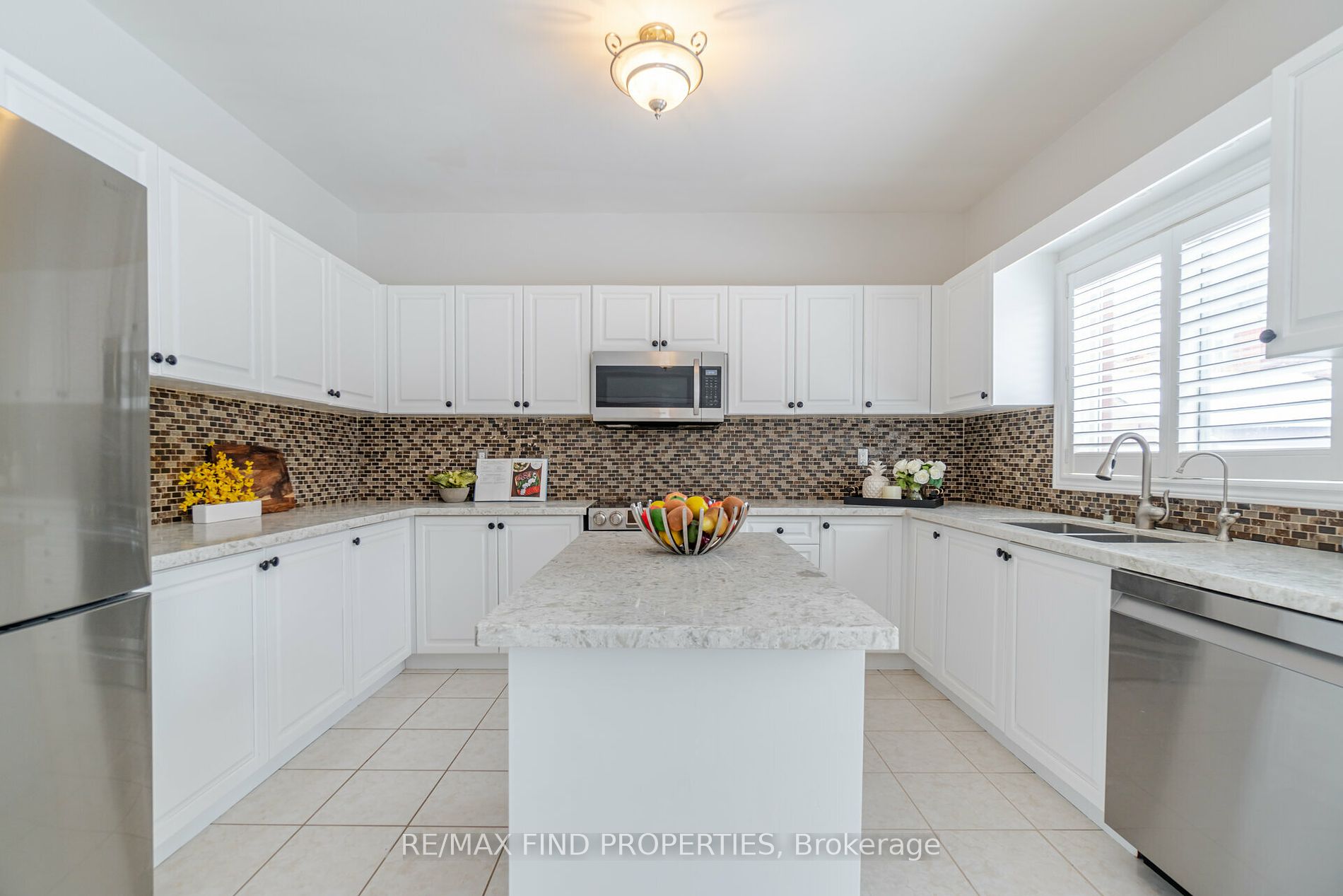 3269 Mcdowell Dr
