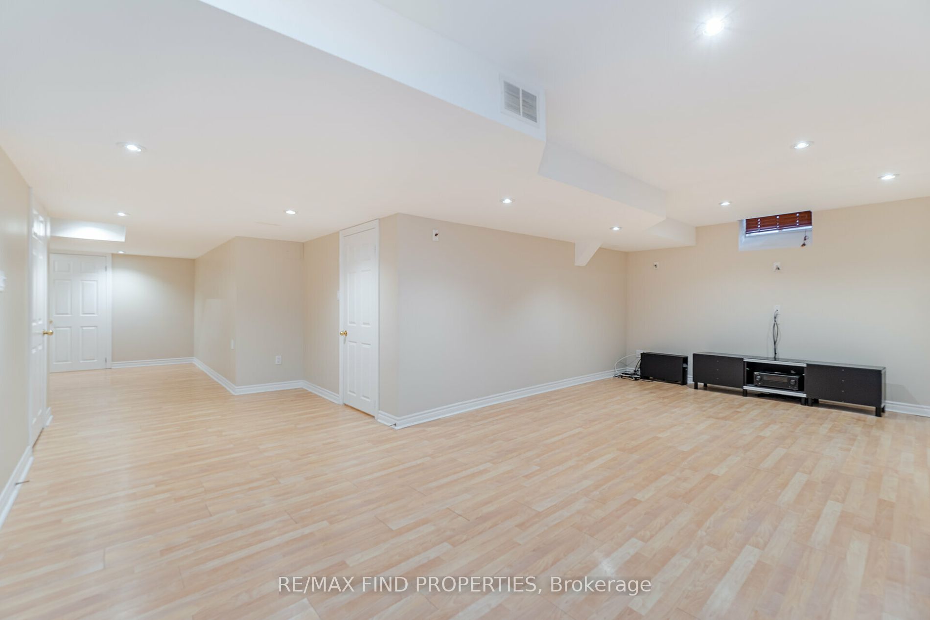3269 Mcdowell Dr