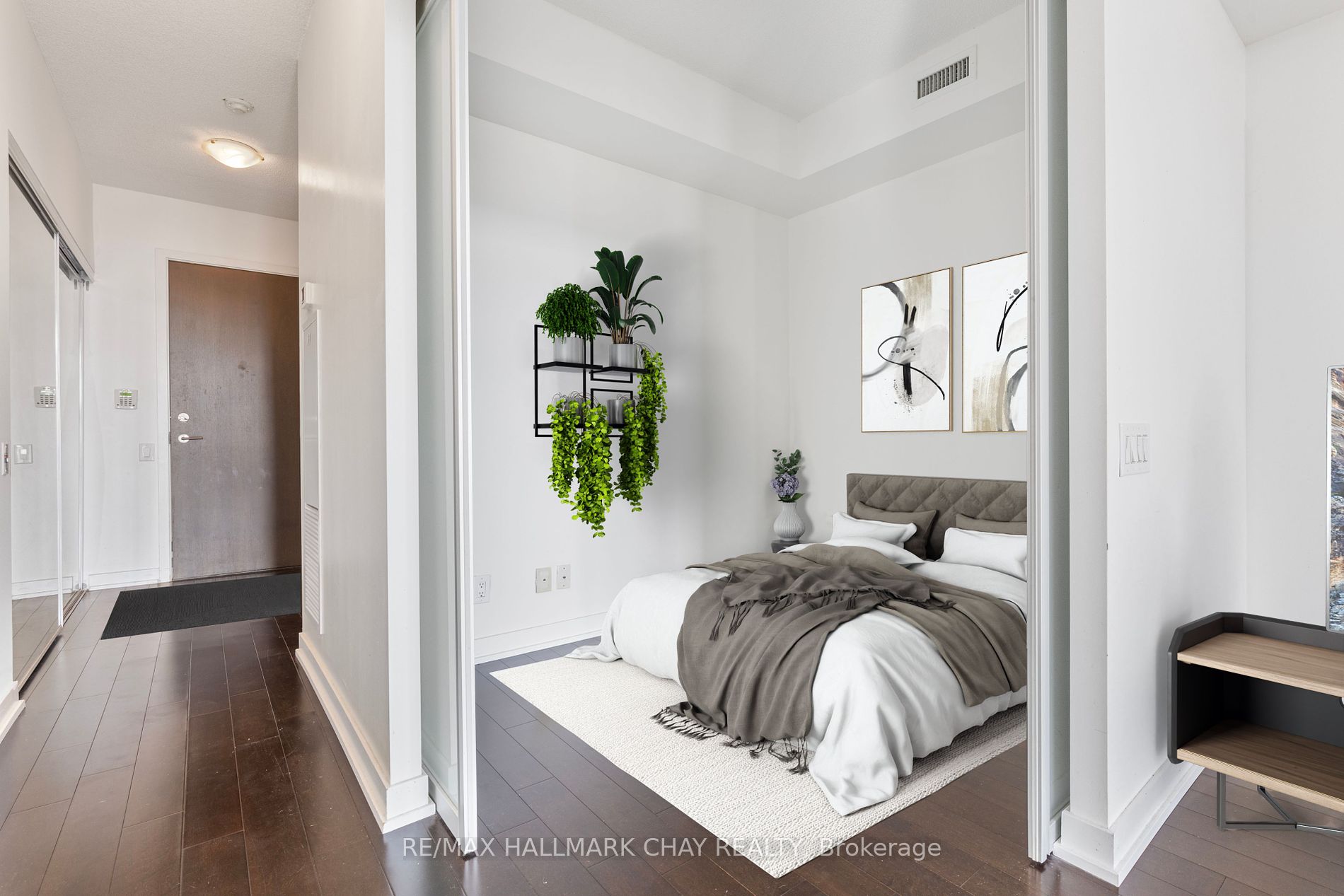 105 The Queensway Ave W, #605