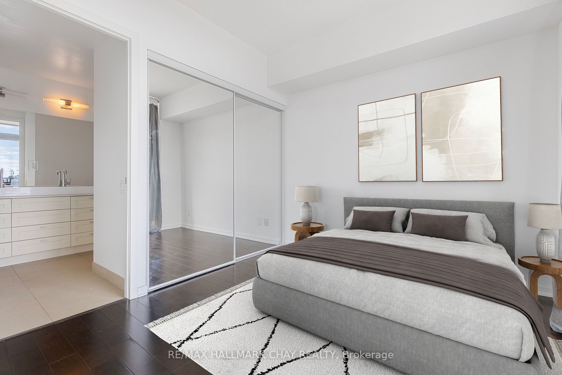 105 The Queensway Ave W, #605