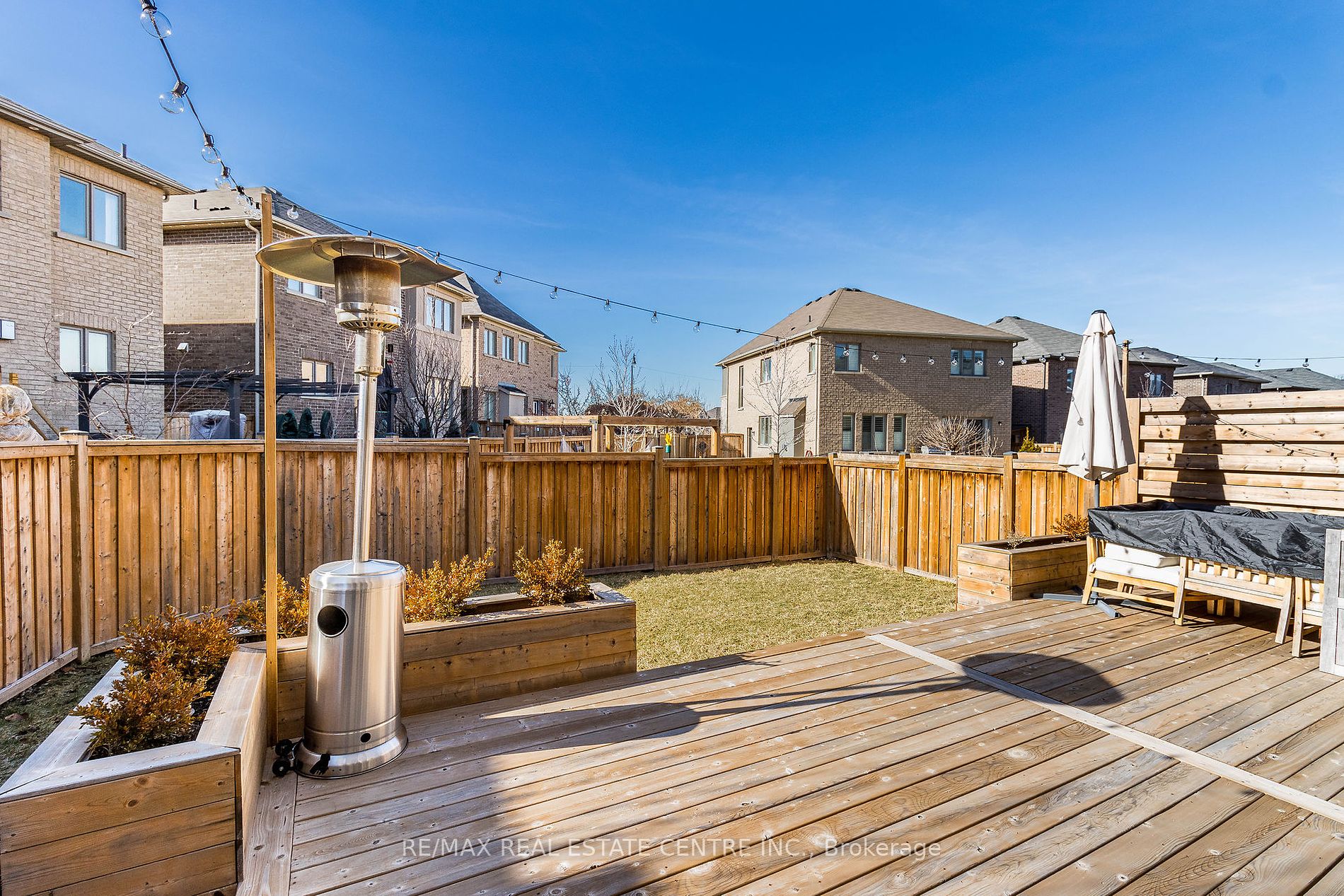 17 Prairie Creek Crescent