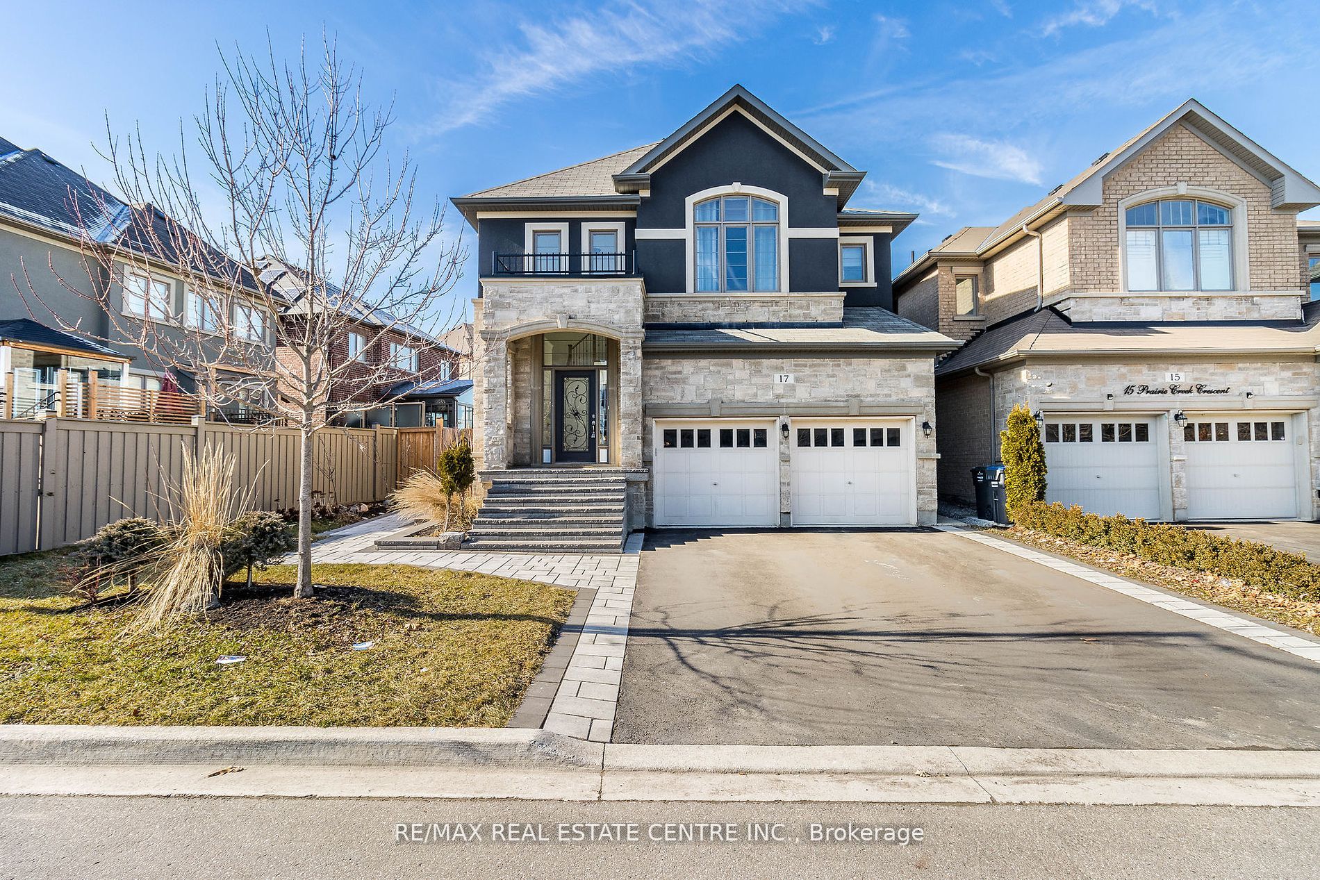 17 Prairie Creek Crescent