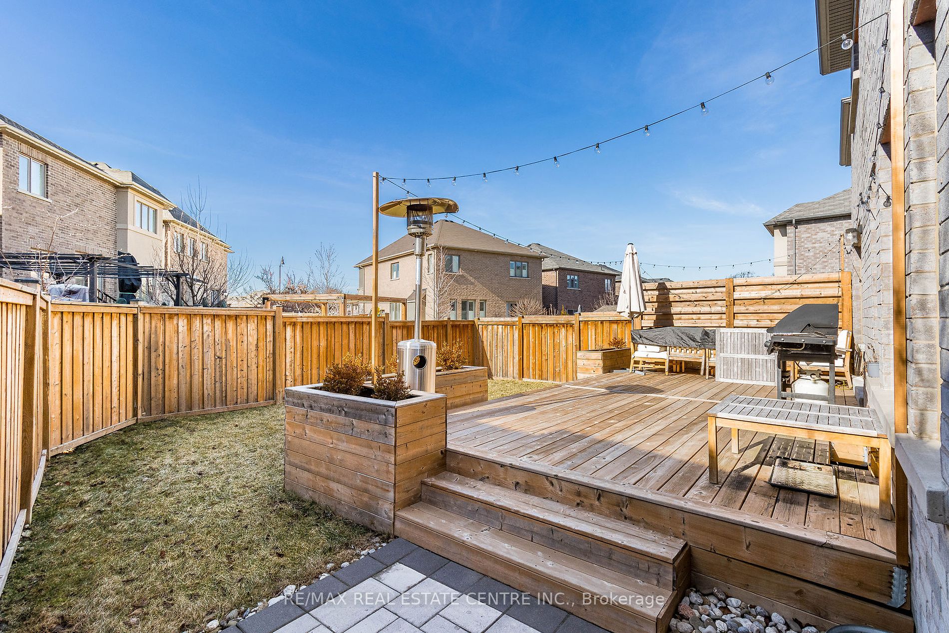 17 Prairie Creek Crescent
