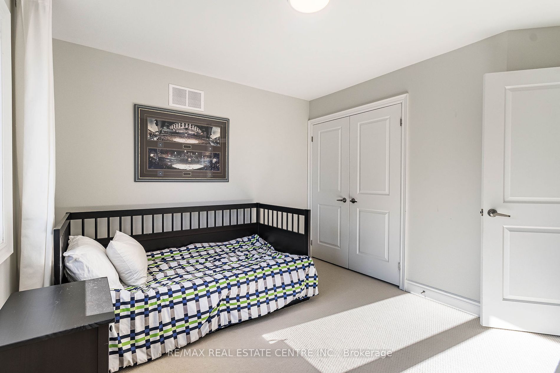 17 Prairie Creek Crescent