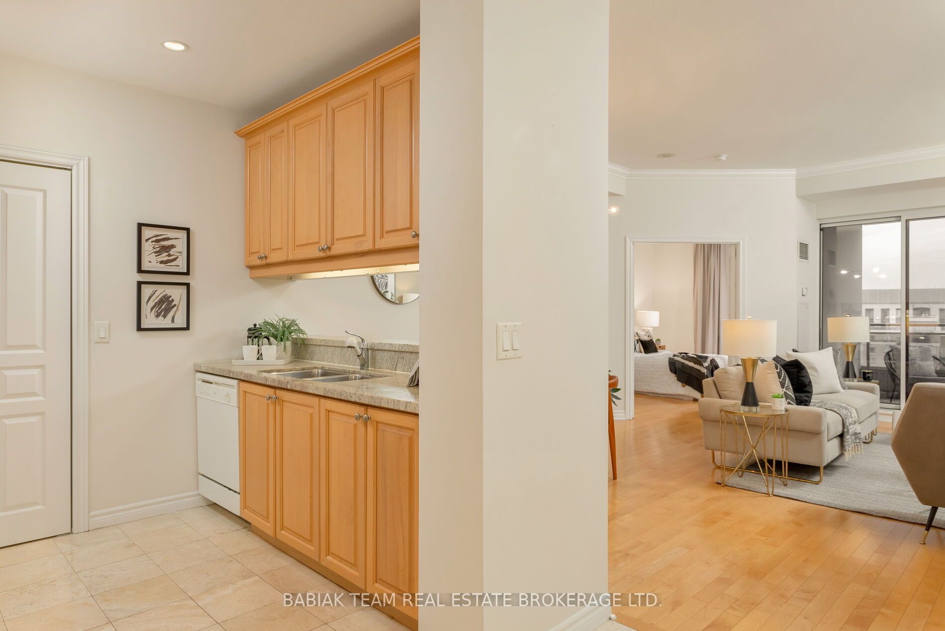 2662 Bloor St W, #1005