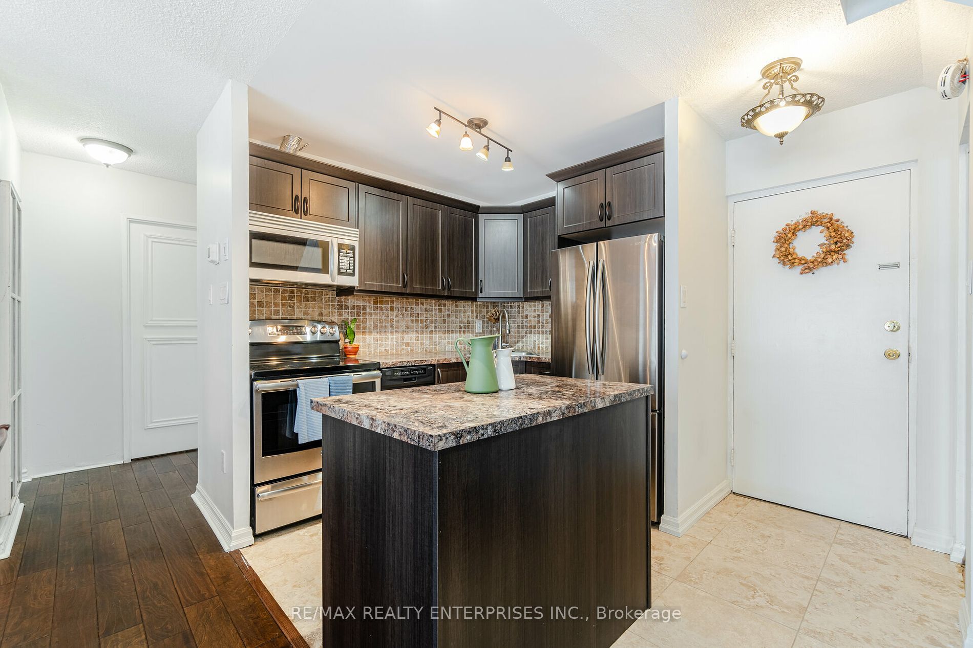 2001 Bonnymede Dr, #13