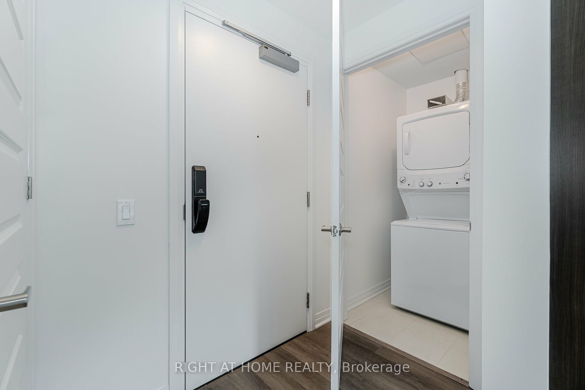 460 Gordon Krantz Ave, #213