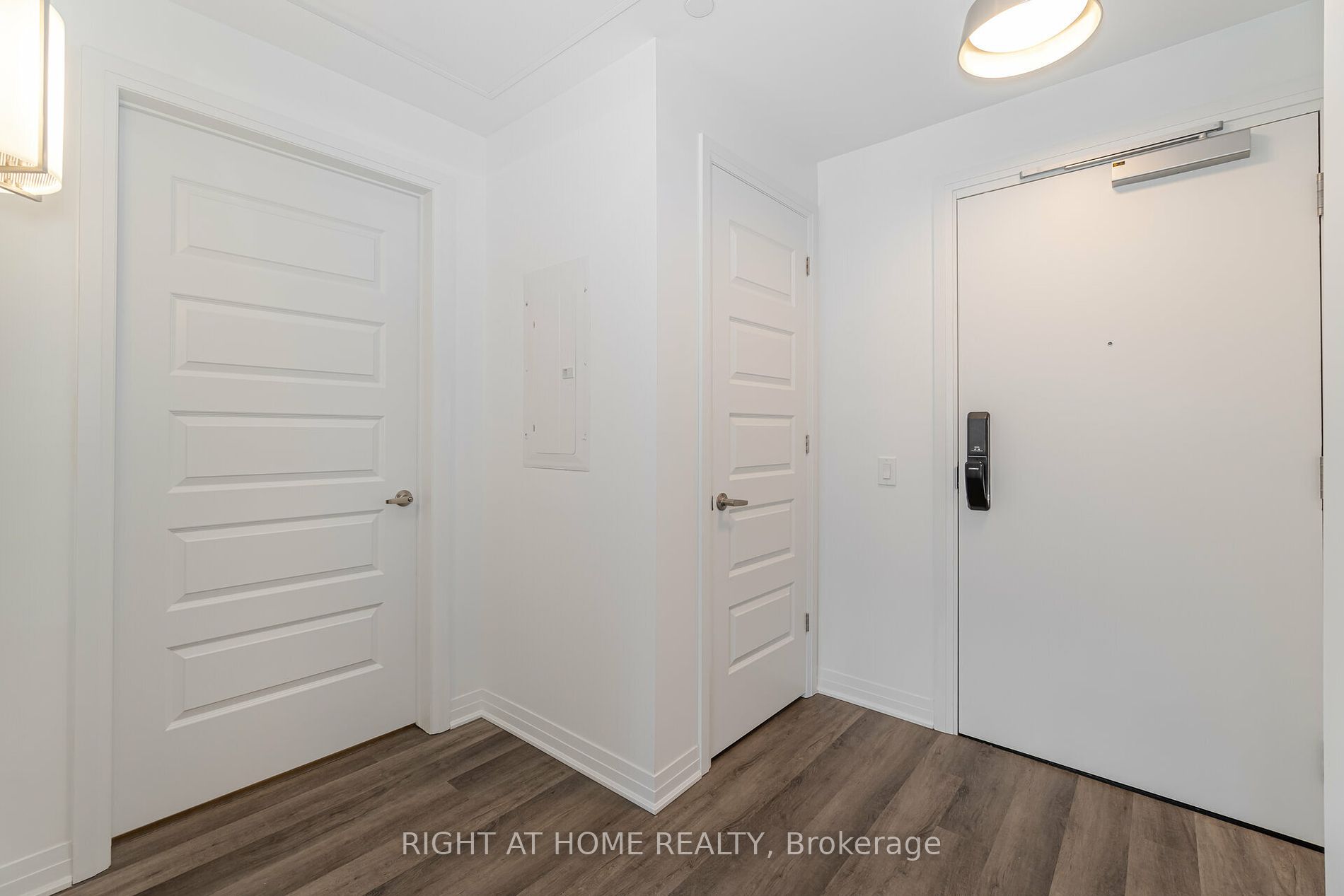 460 Gordon Krantz Ave, #213