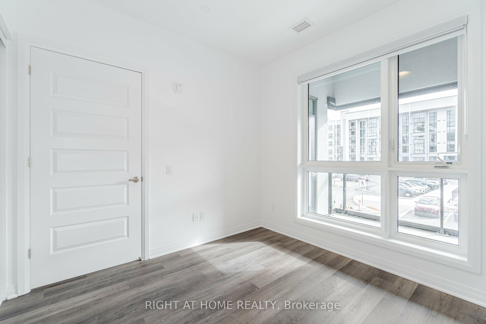 460 Gordon Krantz Ave, #213