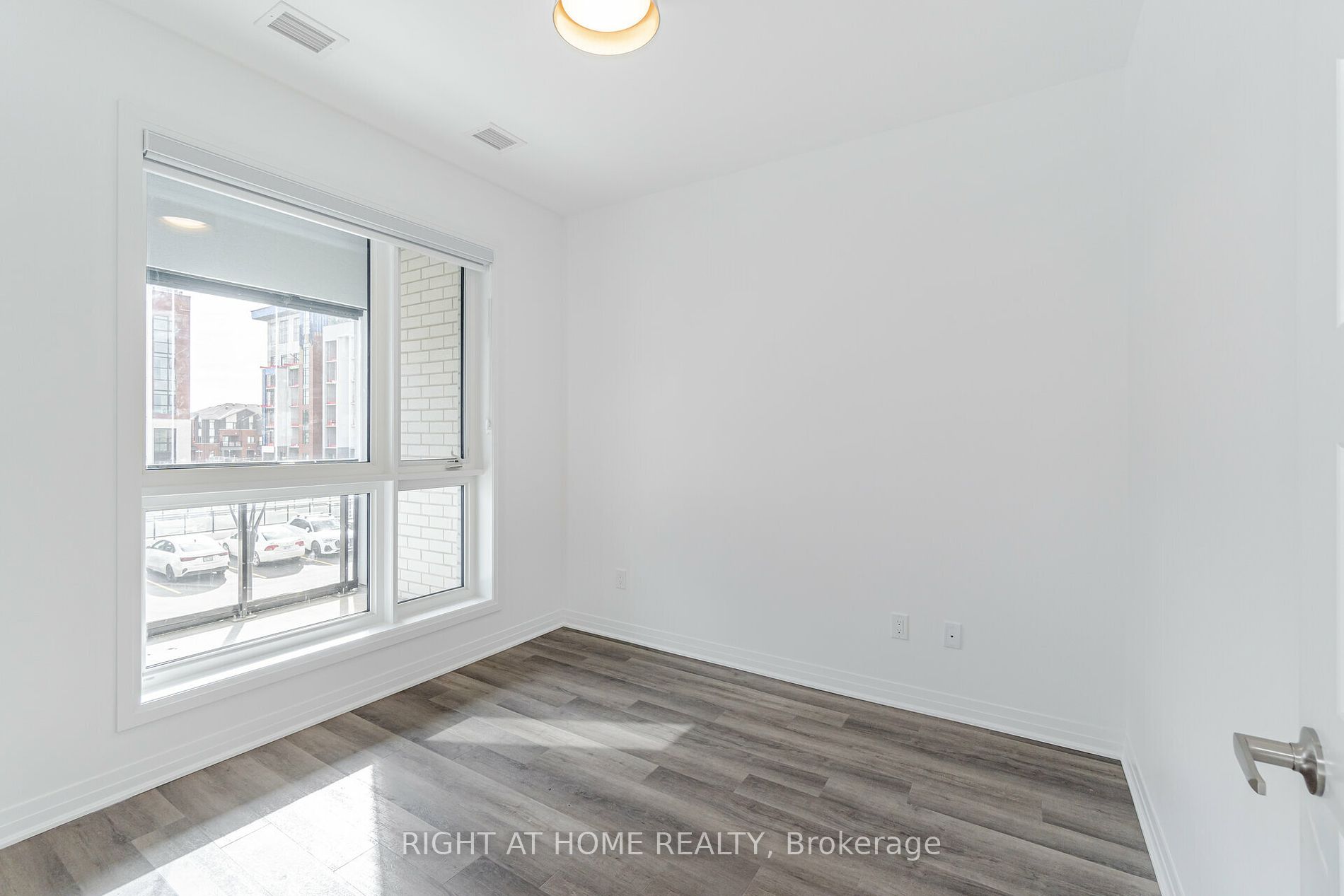 460 Gordon Krantz Ave, #213