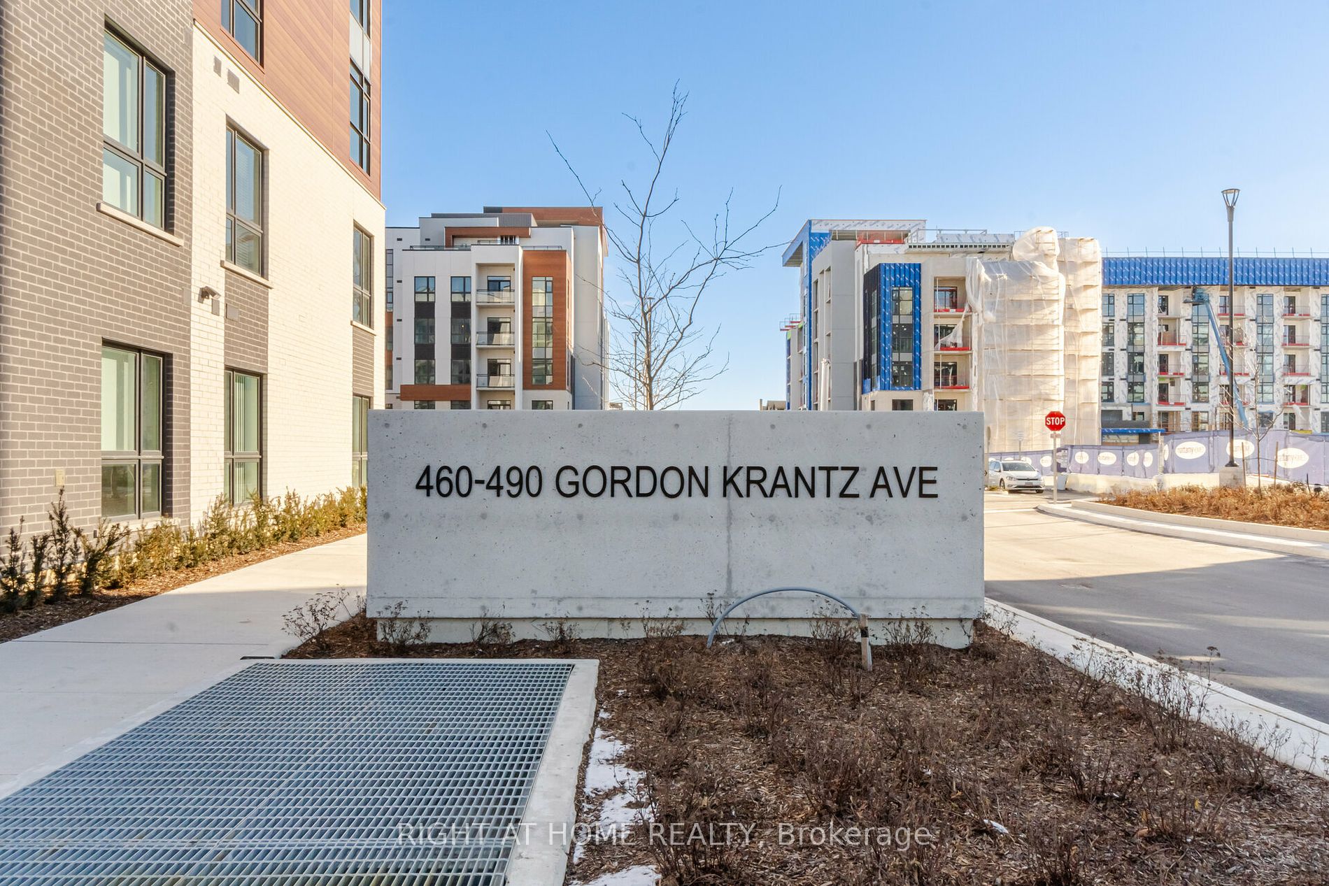 460 Gordon Krantz Ave, #213