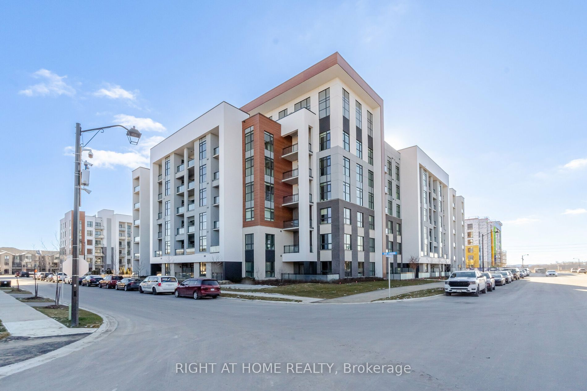 460 Gordon Krantz Ave, #213