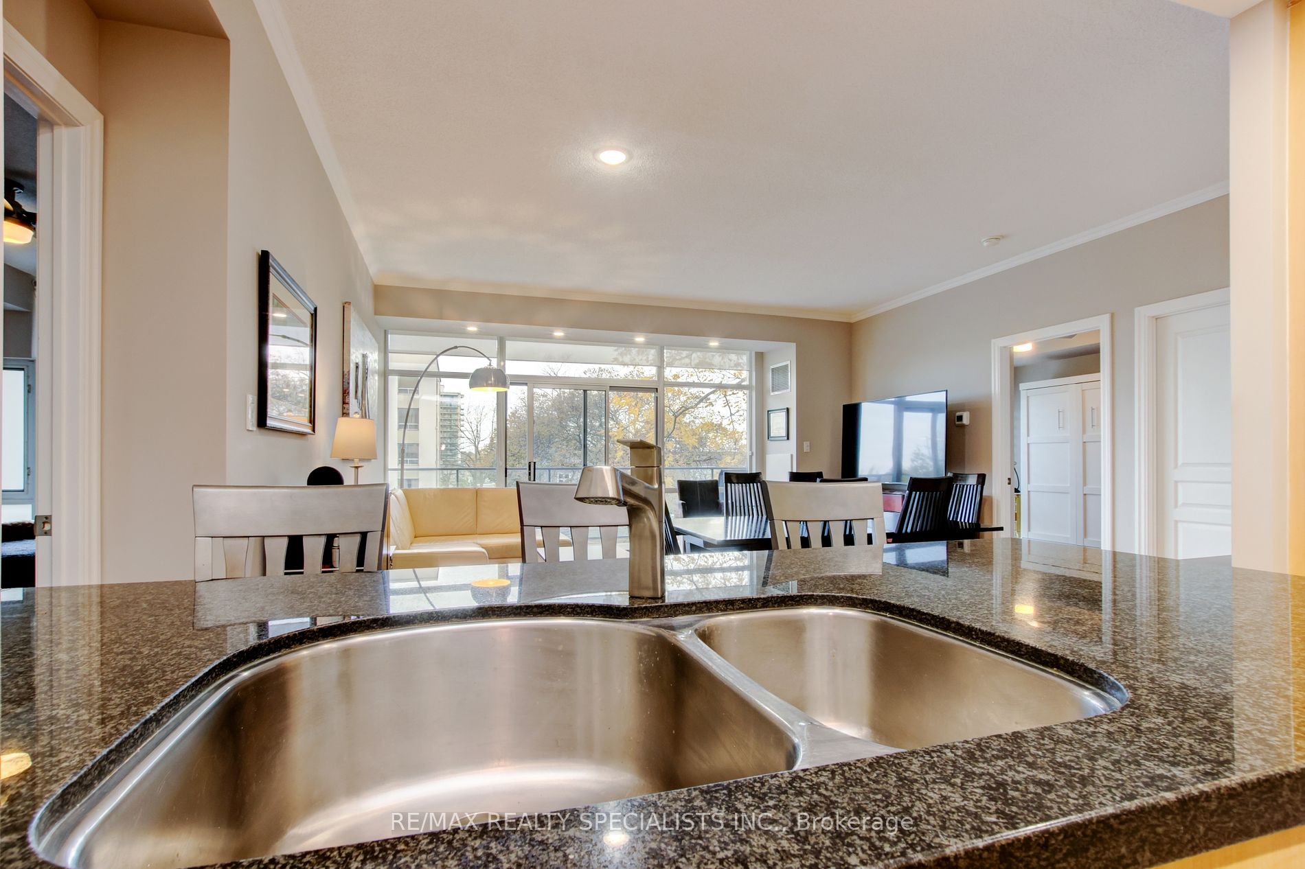 70 Port St E, #302